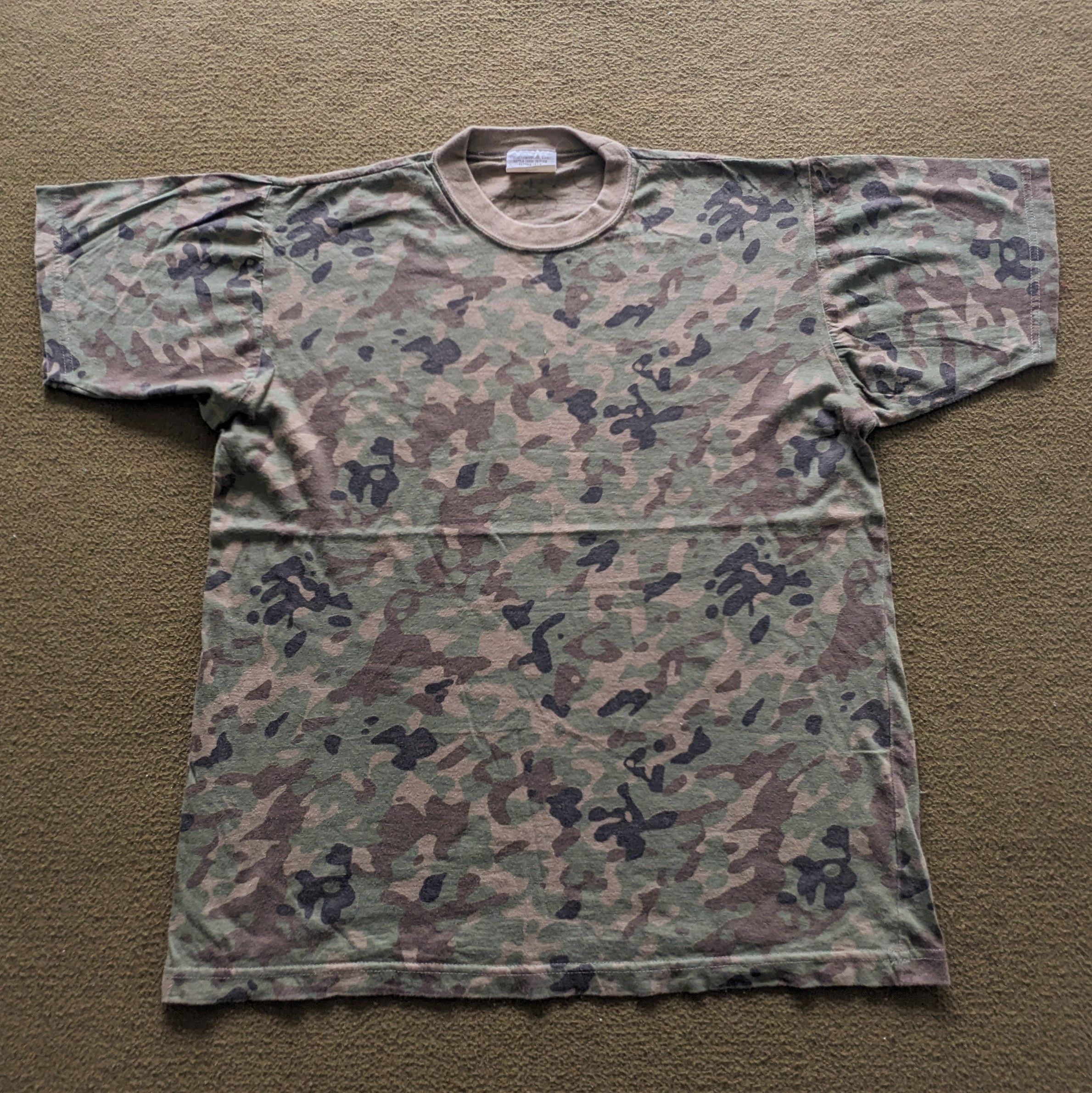 Vintage Vintage Military Army Streetwear Style T-shirt Size US M / EU 48-50 / 2 - 1 Thumbnail