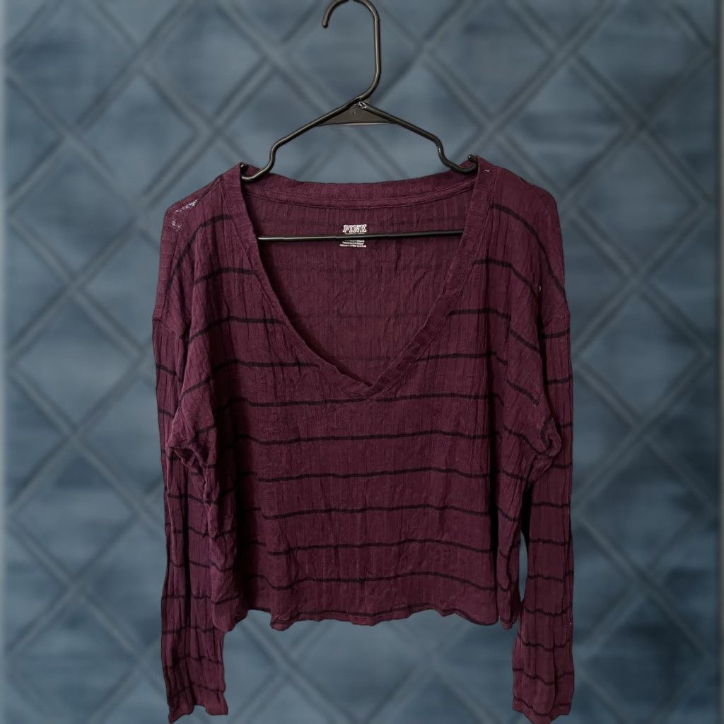 Victoria's Secret Victoria's Secret Pink Maroon Long Sleeve T-Shirt Women's Medium V-Neck Graphic Casual Size M / US 6-8 / IT 42-44 - 1 Thumbnail