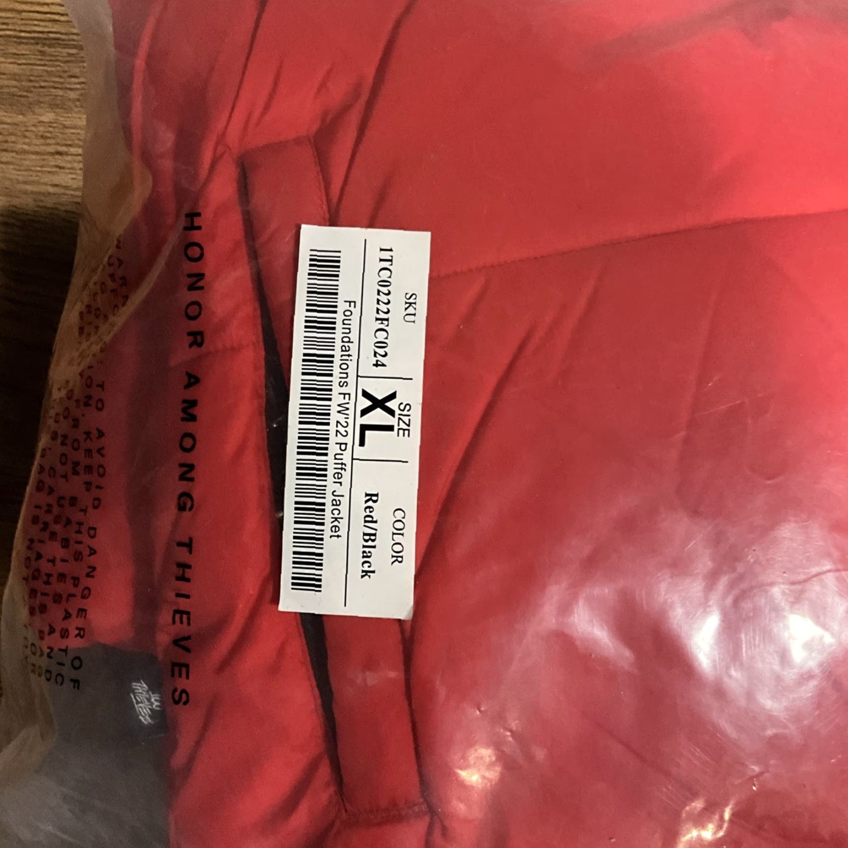 100 Thieves 100 Thieves Jacket XL Red/Black Puffer Zip Full Zip Logo Mens 100 Thieves FW22 NWT Winter Casual Size XL Size US XL / EU 56 / 4 - 4 Thumbnail