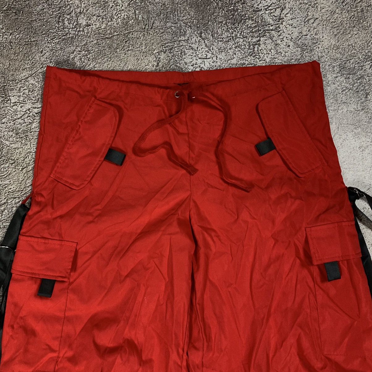 Vintage Y2K Red Baggy Cargo Pants Bondage Straps Techwear Logo 34 Size 34" / US 12 / IT 48 - 3 Thumbnail
