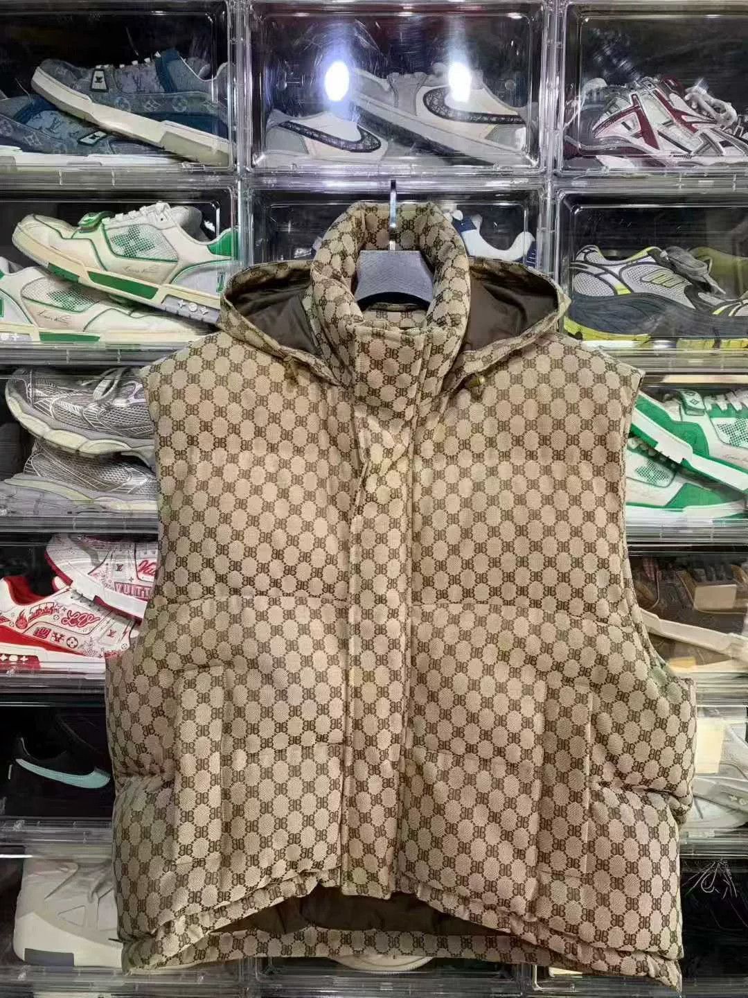 Gucci gucci x balenciaga puffer vest, size 46 Size US L / EU 52-54 / 3 - 1 Thumbnail