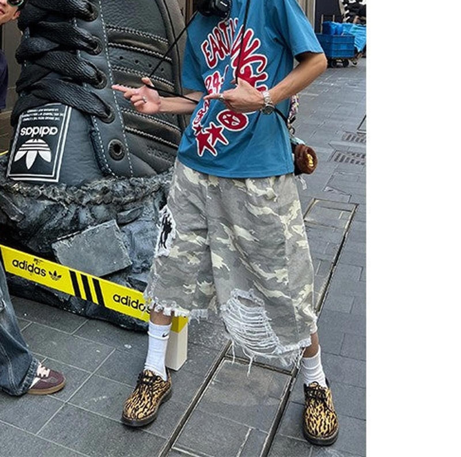 Other Oversized Distressed Camo Jorts, Baggy Ripped Shorts Size US 32 / EU 48 - 4 Thumbnail
