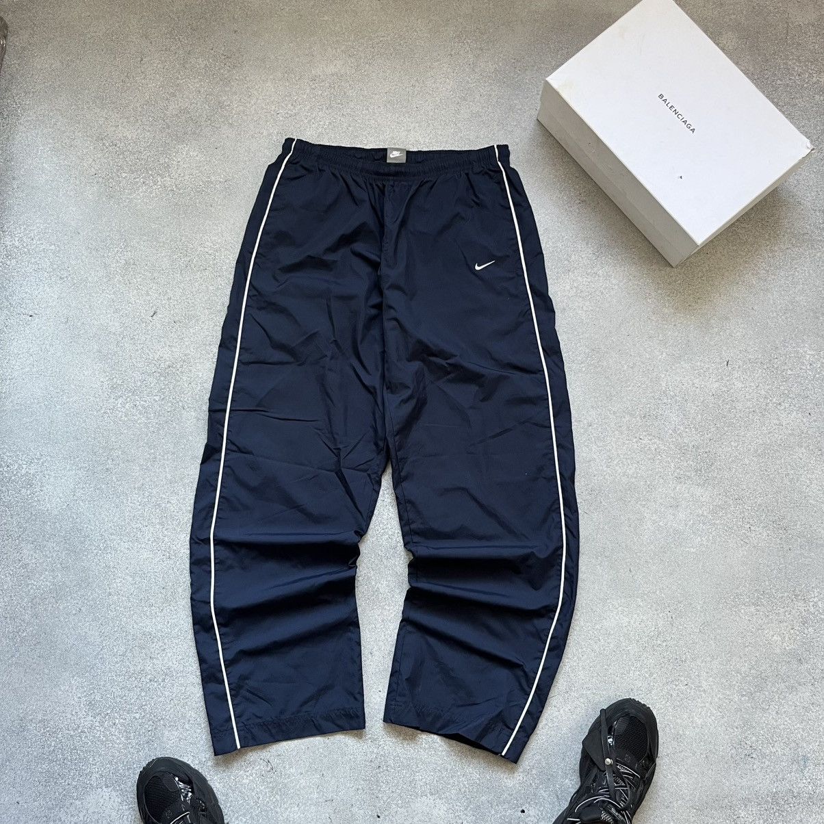 Nike VINTAGE NYLON NIKE TRACK PANTS Size US 34 / EU 50 - 1 Thumbnail