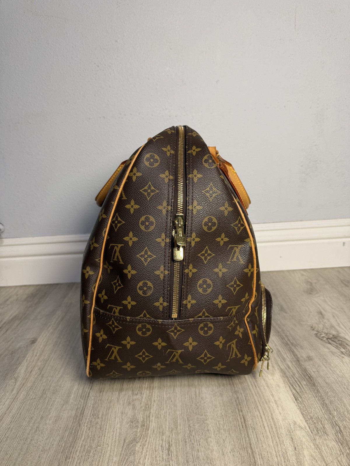 Louis Vuitton Louis Vuitton Evasion Travel Bag Monogram Canvad Size ONE SIZE - 2 Thumbnail