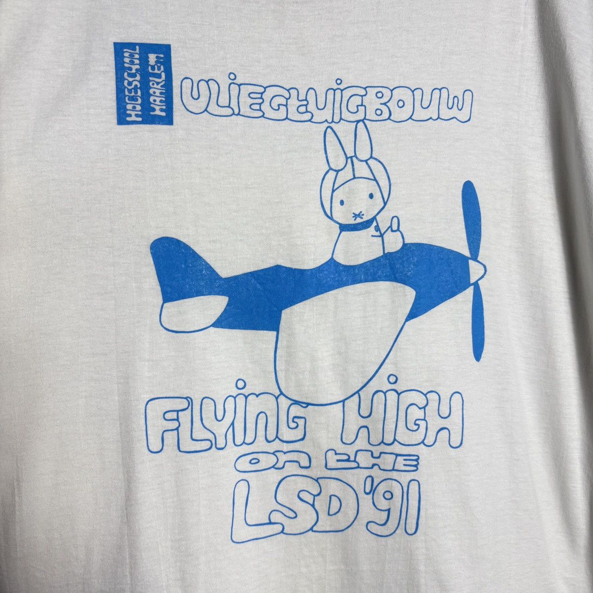 Vintage Vintage 90s Flying High On The LSD Graphic T-Shirt Size US XL / EU 56 / 4 - 2 Thumbnail