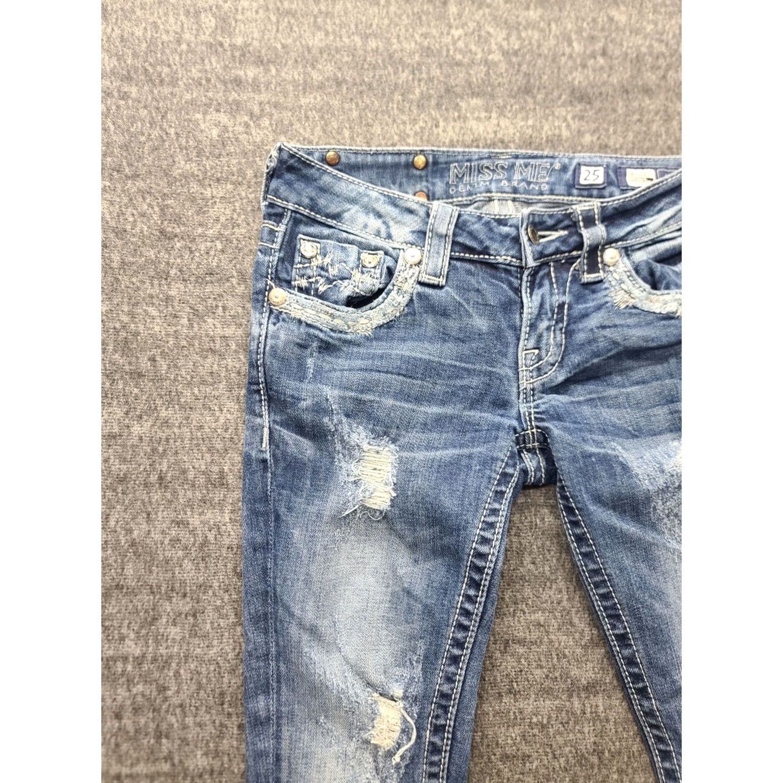 Miss Me VINTAGE Miss Me Jeans Womens 25x28 Regular Cuffed Skinny Distressed Whip Stitch Blue Denim 5-Pocket Mens Womens Boys Girls Size 42" / US 20 - 5 Thumbnail