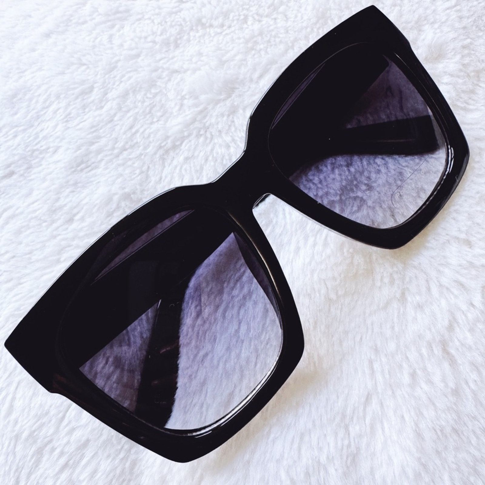 Other Liora Black Oversized Bold Sunglasses Size ONE SIZE - 2 Thumbnail