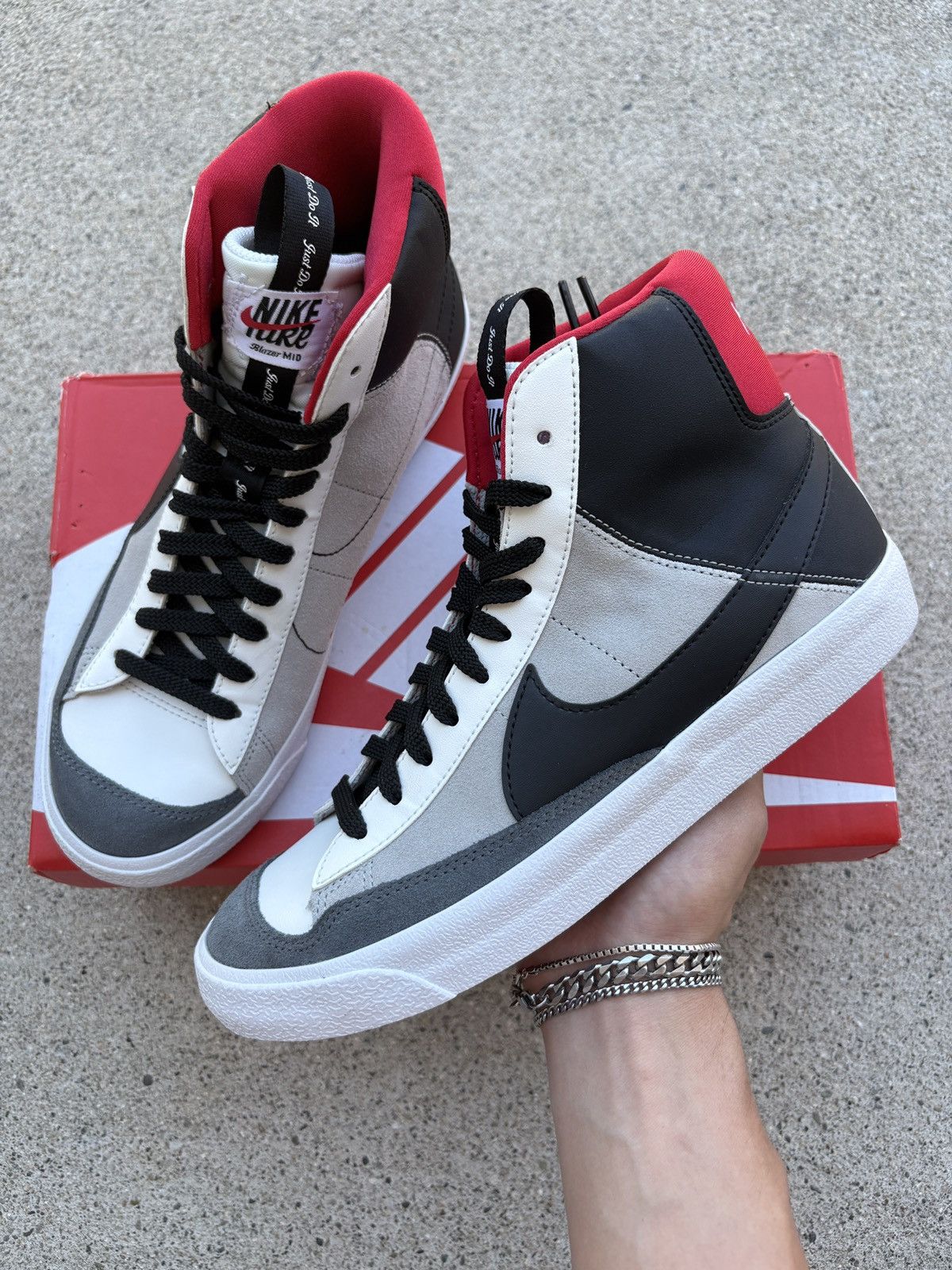 Nike Nike Blazer Mid ‘77 SE Dance “University Red” Size 7Y (GS) Size US 7 / EU 40 - 1 Thumbnail
