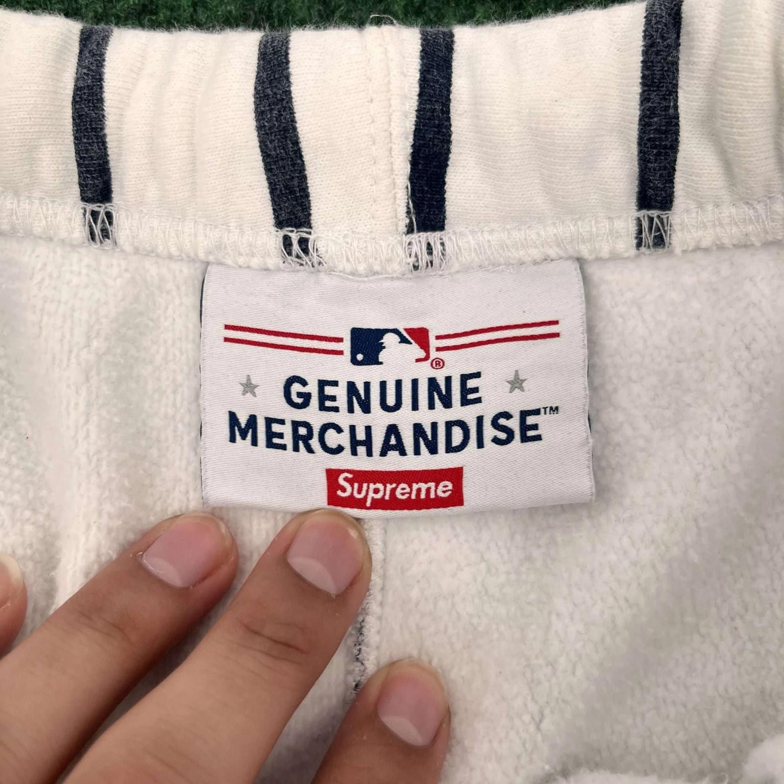 Supreme Supreme X New York Yankees Airbrush Sweatpant Size US 30 / EU 46 - 4 Thumbnail