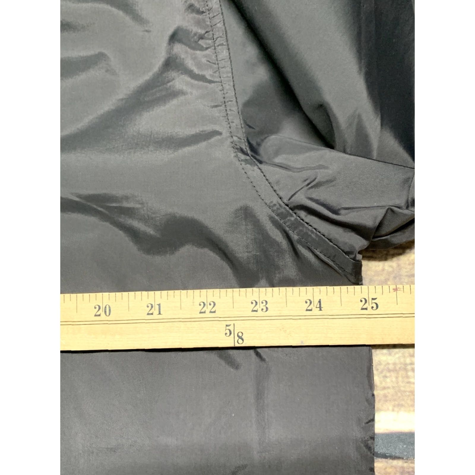 Holloway Holloway Pullover Jacket V-Neck Size Medium Black 2 Pockets Front Logo Jacket/Coat Length Short Mens Size US M / EU 48-50 / 2 - 5 Thumbnail