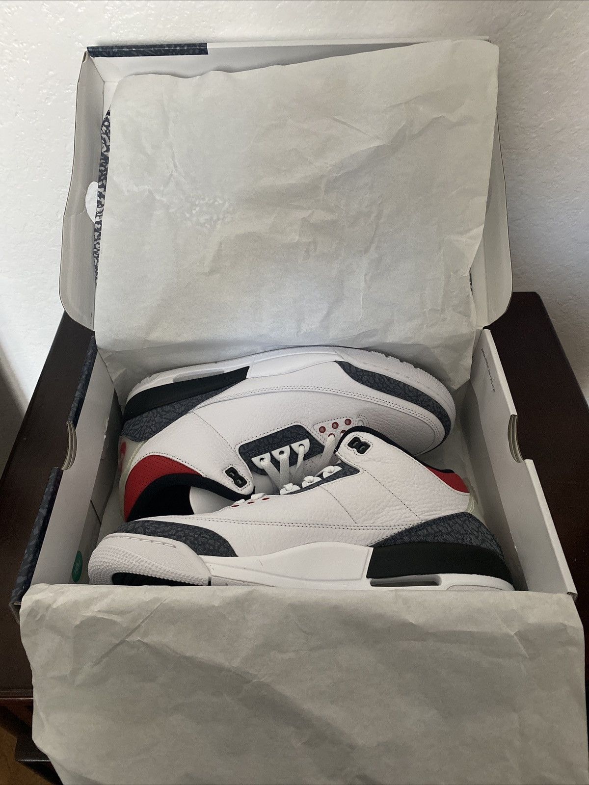 Jordan 3- SE Fire Red Denim (2020)