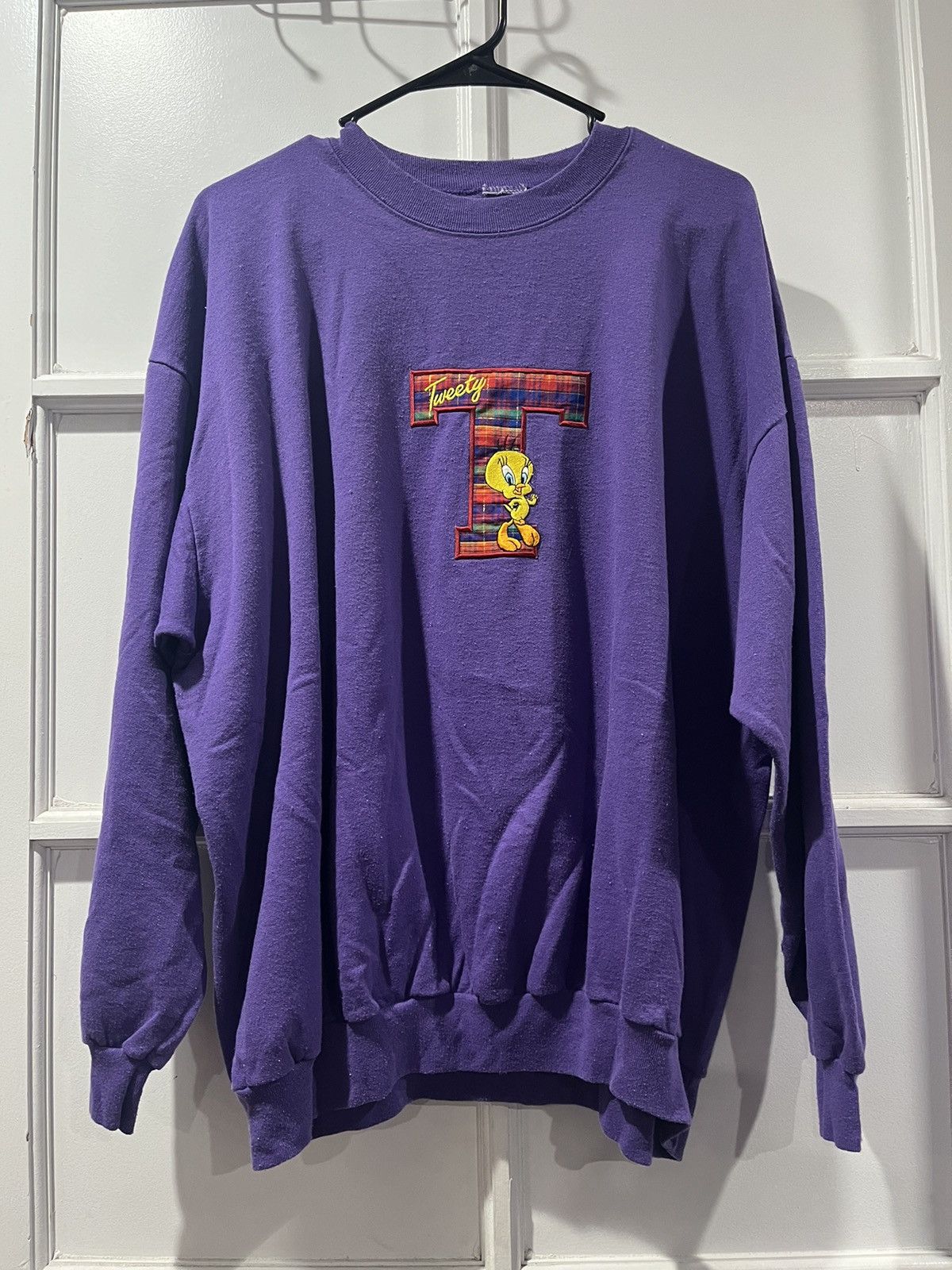 Vintage Vintage 90s Looney Tunes Tweety Embroidered Purple Sweater Size US XL / EU 56 / 4 - 1 Thumbnail