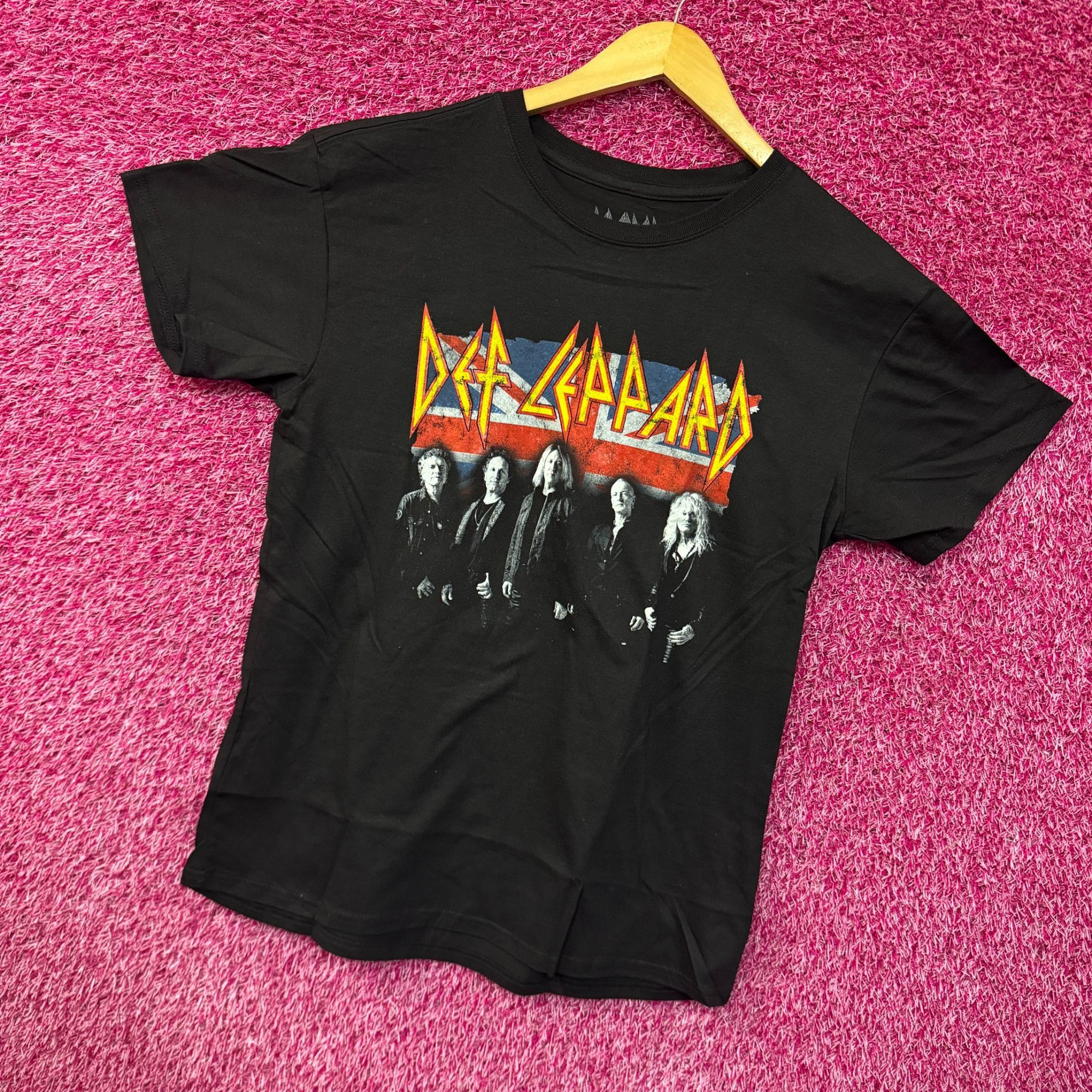 Def Leppard Def Leppard Hall of Fame British Flag Heavy Metal Band Tee M Size US M / EU 48-50 / 2 - 3 Thumbnail