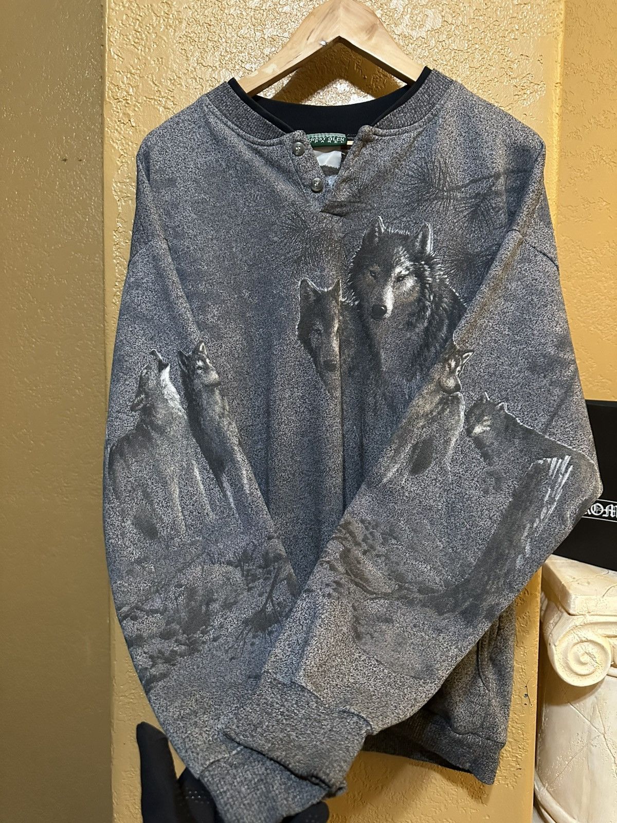 Vintage 🍂 Vintage 90s Wolves Henley Pullover Sweatshirt Size US L / EU 52-54 / 3 - 1 Thumbnail