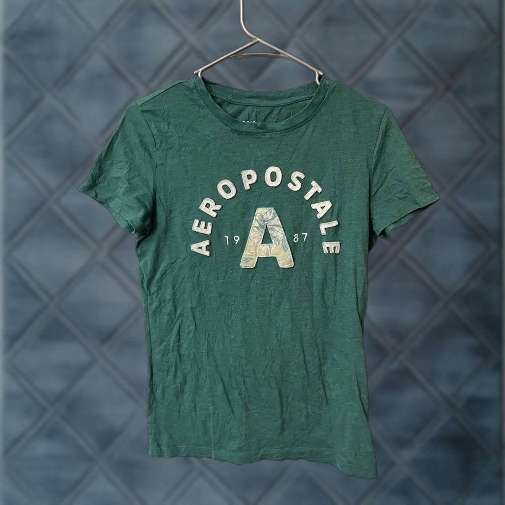 Vintage Aero Aeropostale Womens L Classic Crew T-Shirt Green Floral Logo Graphic Size L / US 10 / IT 46 - 1 Thumbnail