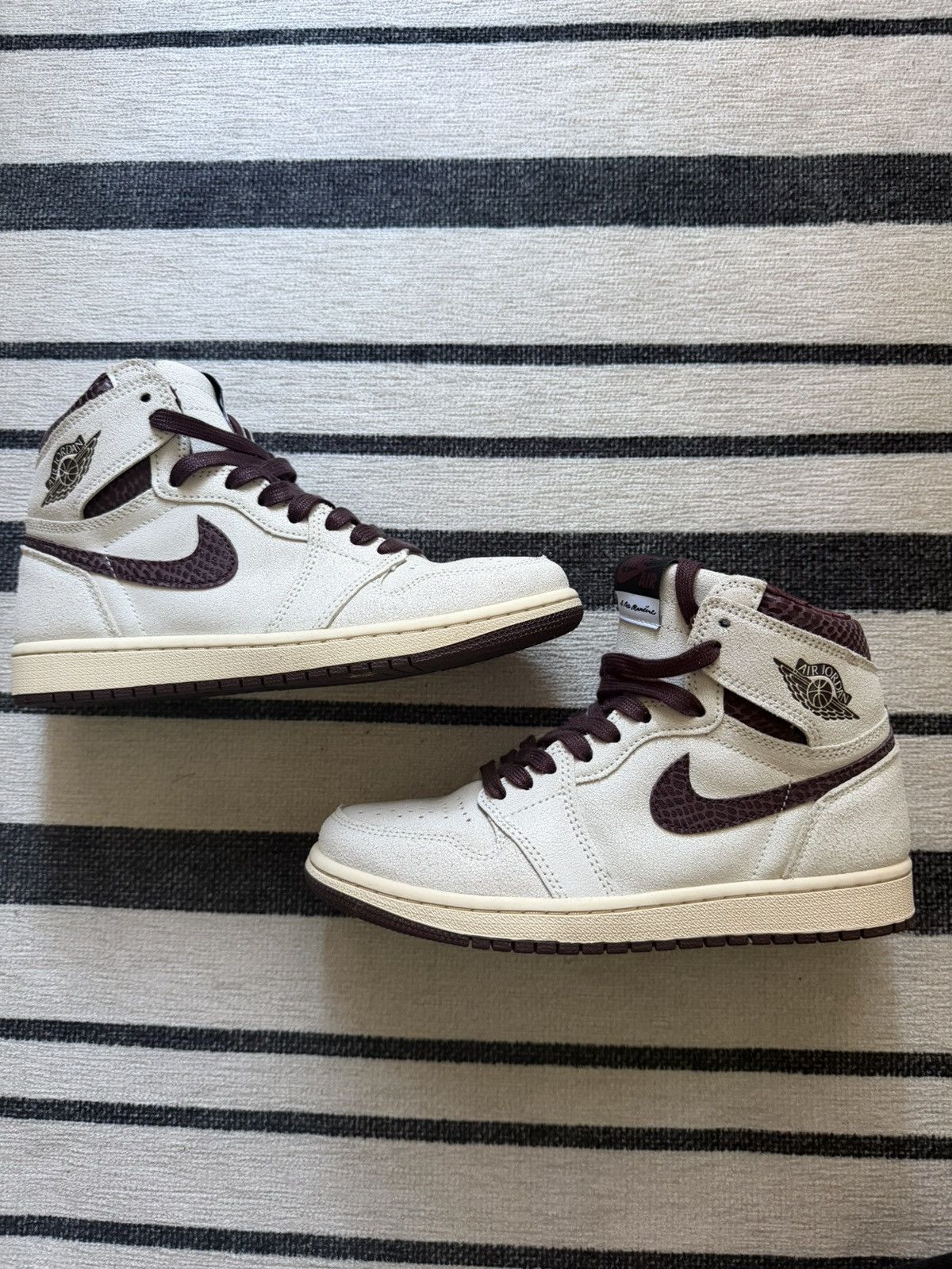 A Ma Maniere × Jordan Brand Jordan 1 Retro High OG ‘A Ma Maniere’ Size US 7 / EU 40 - 1 Thumbnail
