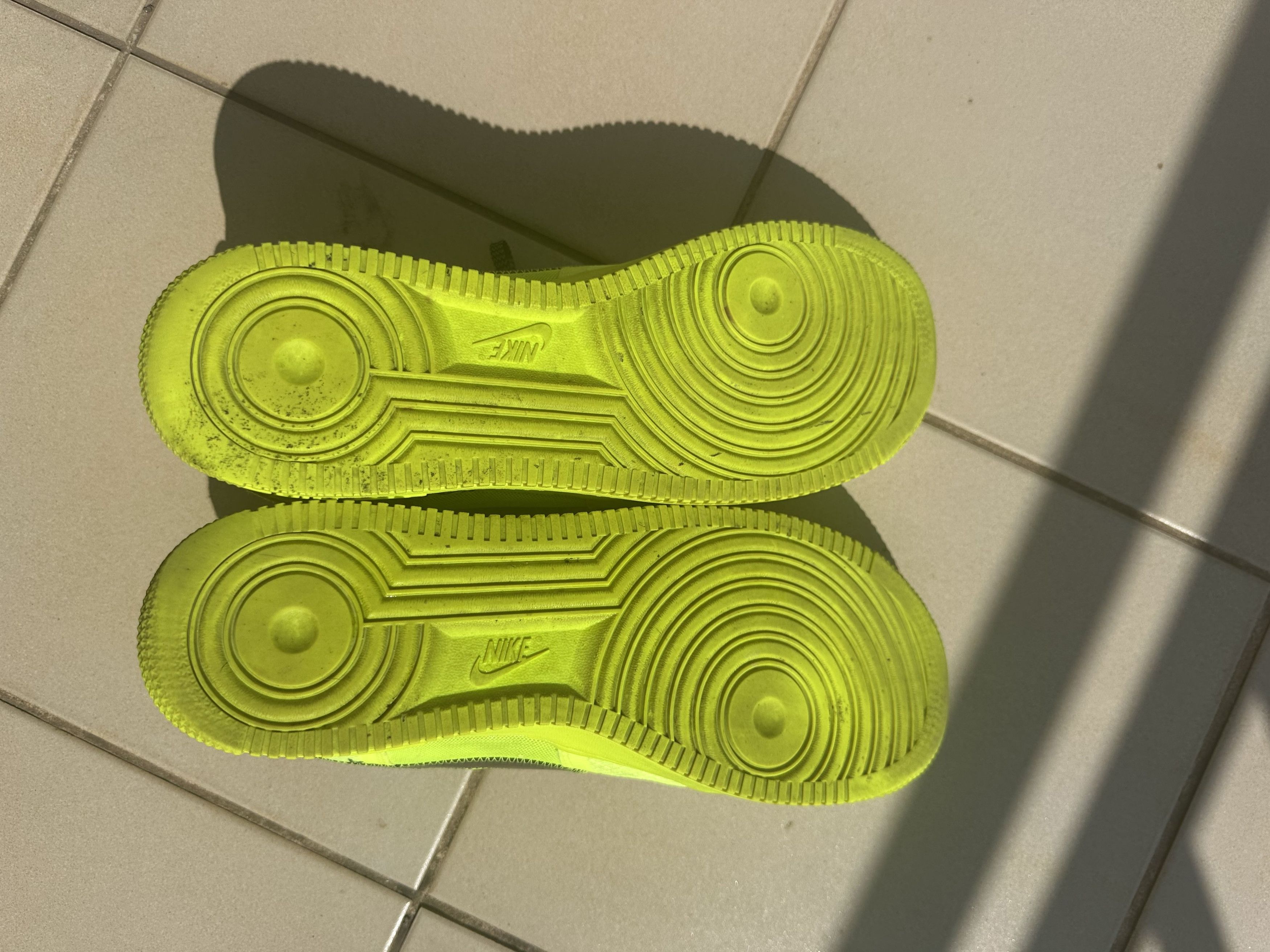 Nike × Off-White Off white Nike Air Force 1 Volt Size US 12 / EU 45 - 4 Thumbnail