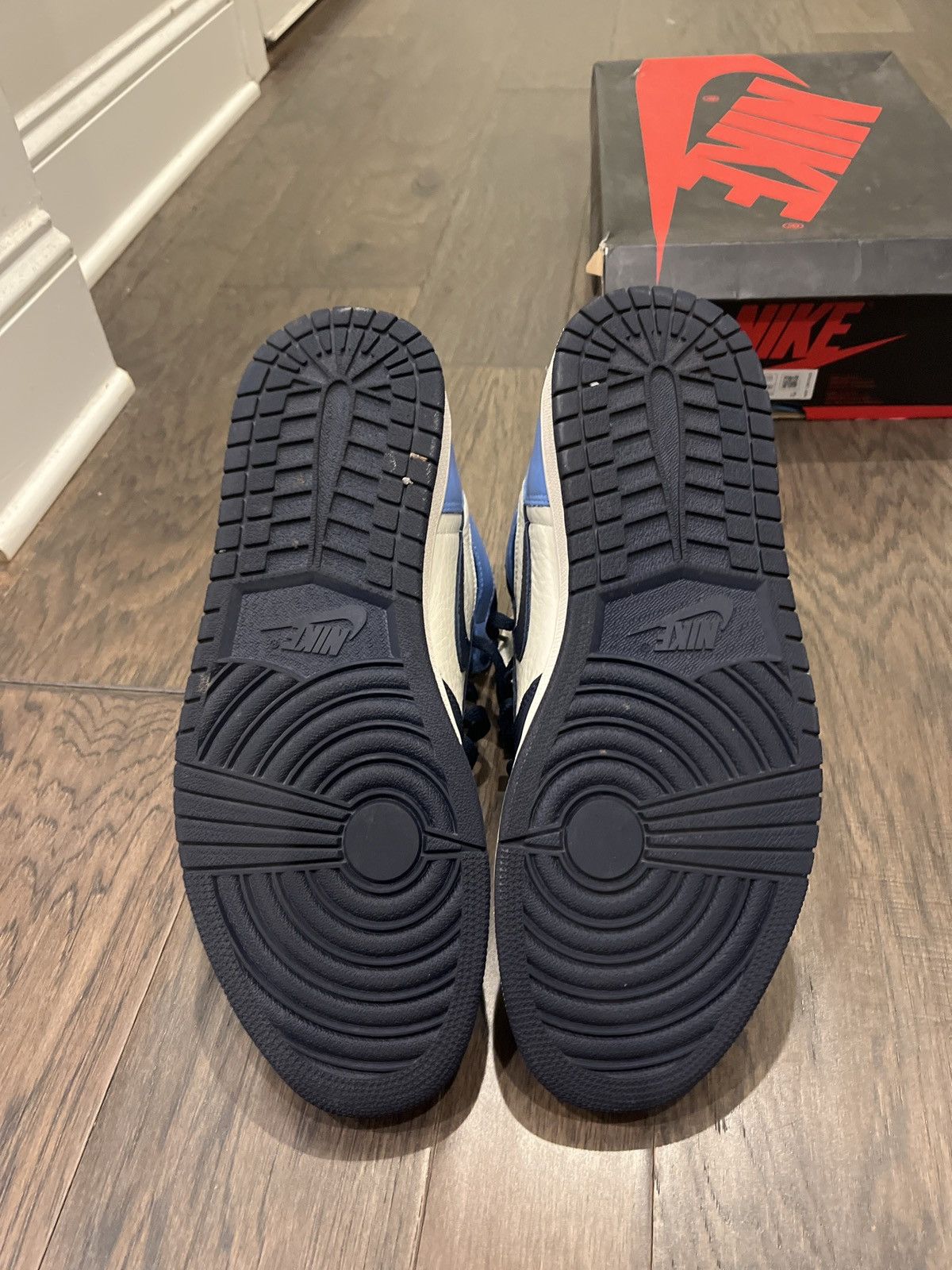 Jordan Brand Jordan 1 Obsidian Size US 11 / EU 44 - 4 Thumbnail