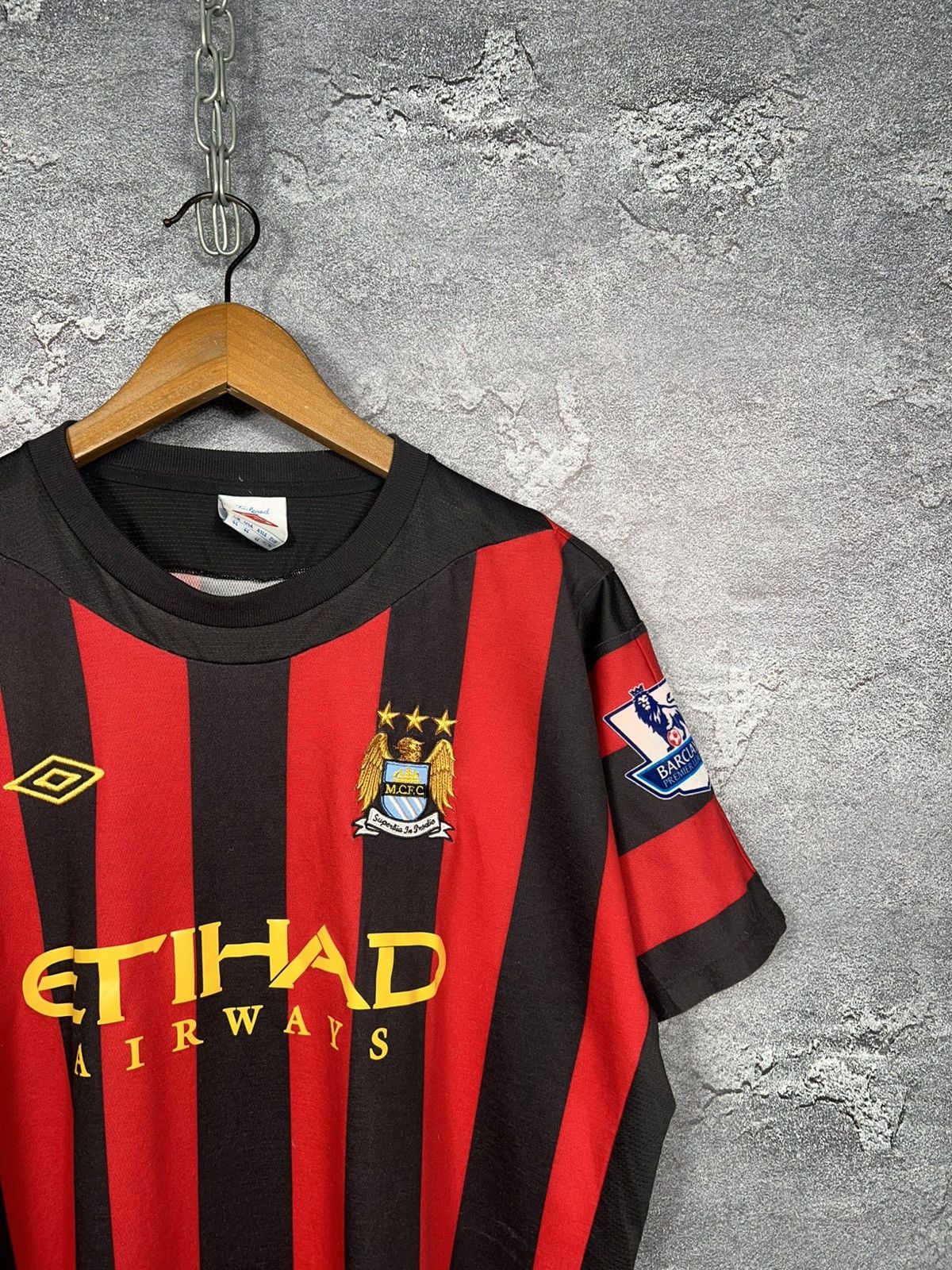 Umbro Umbro Manchester City 2011/2012 Away Soccer Jersey Sz L Size US L / EU 52-54 / 3 - 7 Thumbnail