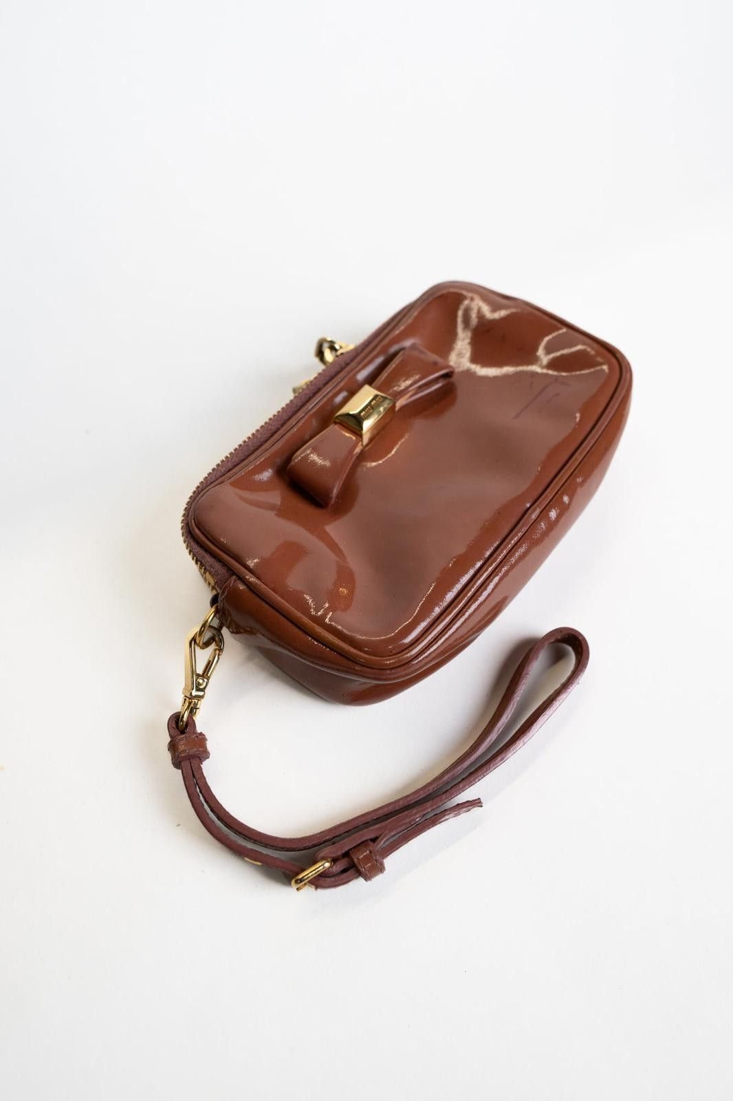 Miu Miu 2010's Miu Miu Patent Leather Bow Brown Pouch Size ONE SIZE - 3 Thumbnail