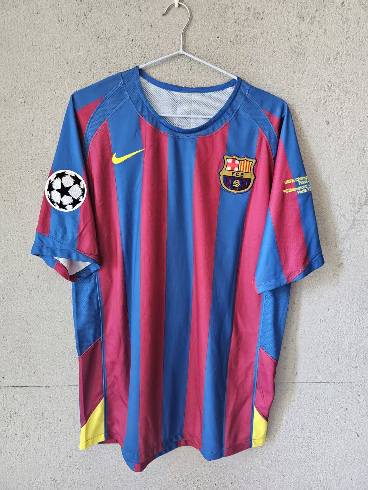 Other #10 Ronaldinho Jersey Barcelona Home Size US XL / EU 56 / 4 - 2 Thumbnail