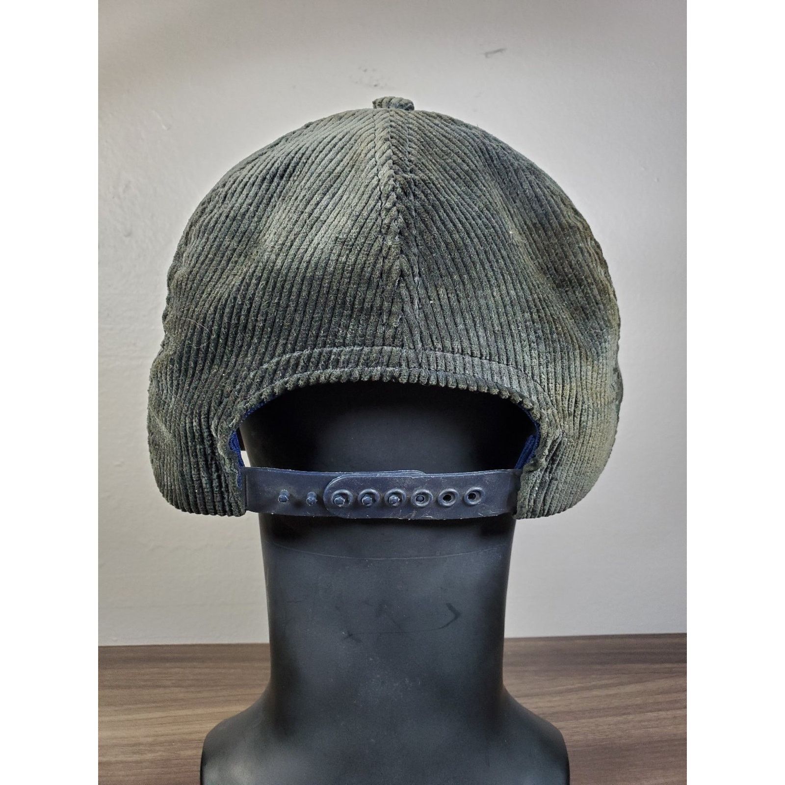 Vintage Vail Corduroy Snapback Cap Hat Faded Black w/ Pin Ski Snow Size ONE SIZE - 7 Thumbnail