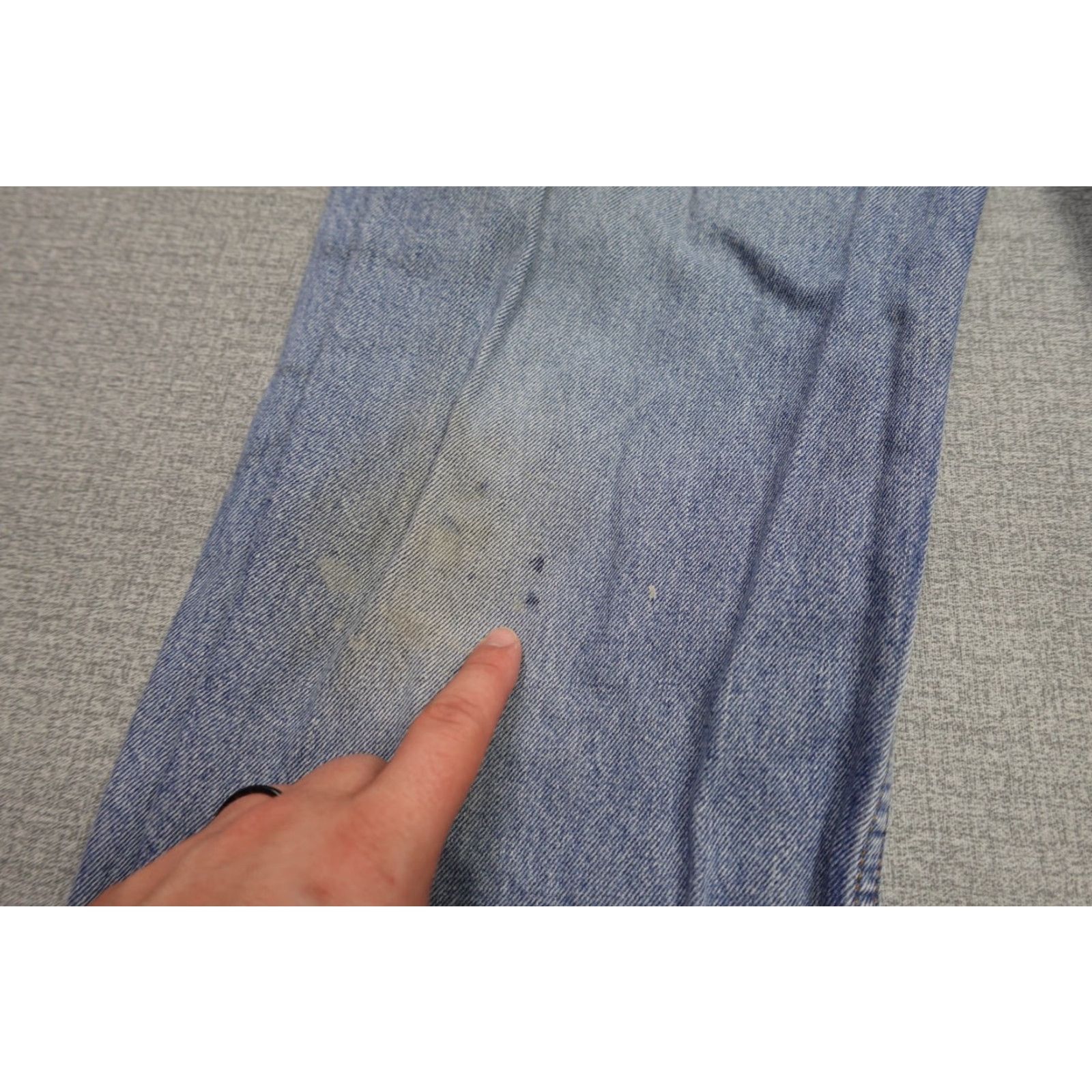 Levi's VINTAGE Levi's Jeans 550 Mens 36x32 Blue Light Wash Distressed Grunge Western Levi's 550 Jeans Mens 36x32 Blue Light Wash Distressed Grunge Western Size US 36 / EU 52 - 4 Thumbnail