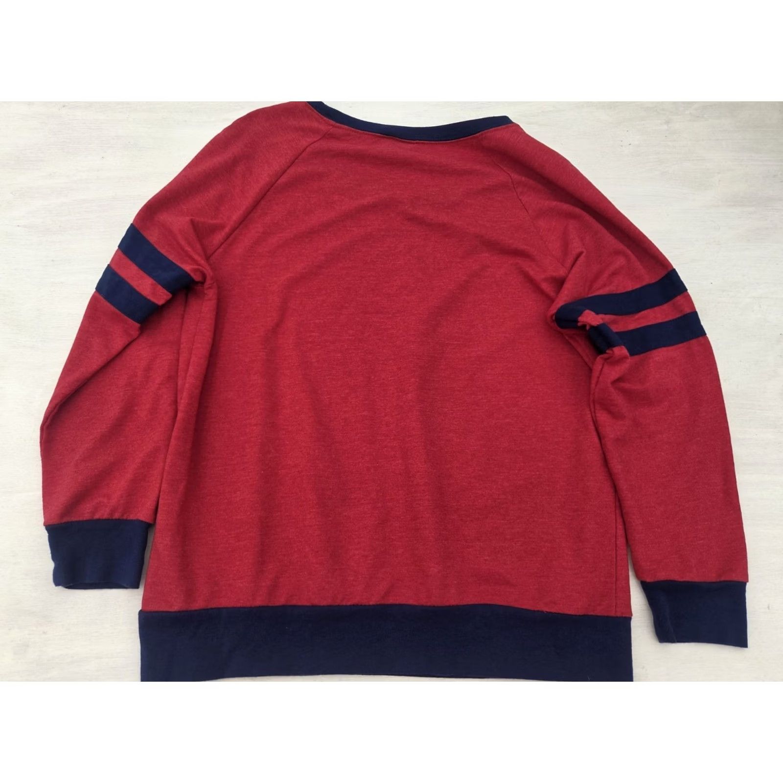 DC Comics DC Comics Wonder Woman Shirt Long Sleeve Womens 2XL Red Solid Logo Pullover Casual Regular Size Type T-Shirt Size XXL / US 16-18 / IT 52-54 - 4 Thumbnail