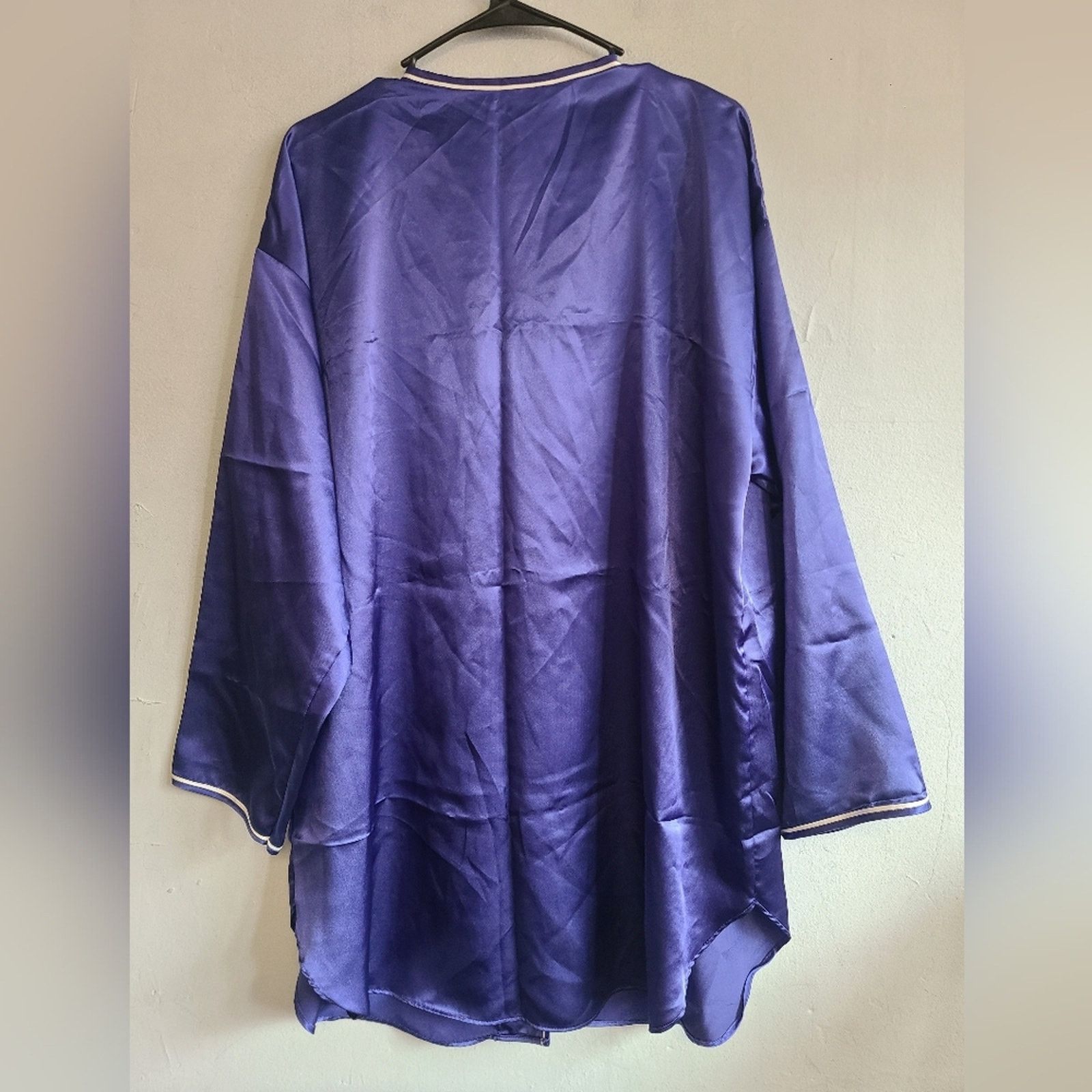 Victoria's Secret Women's large Victoria's Secret blue/purple sleep shirt Size L / US 10 / IT 46 - 4 Thumbnail