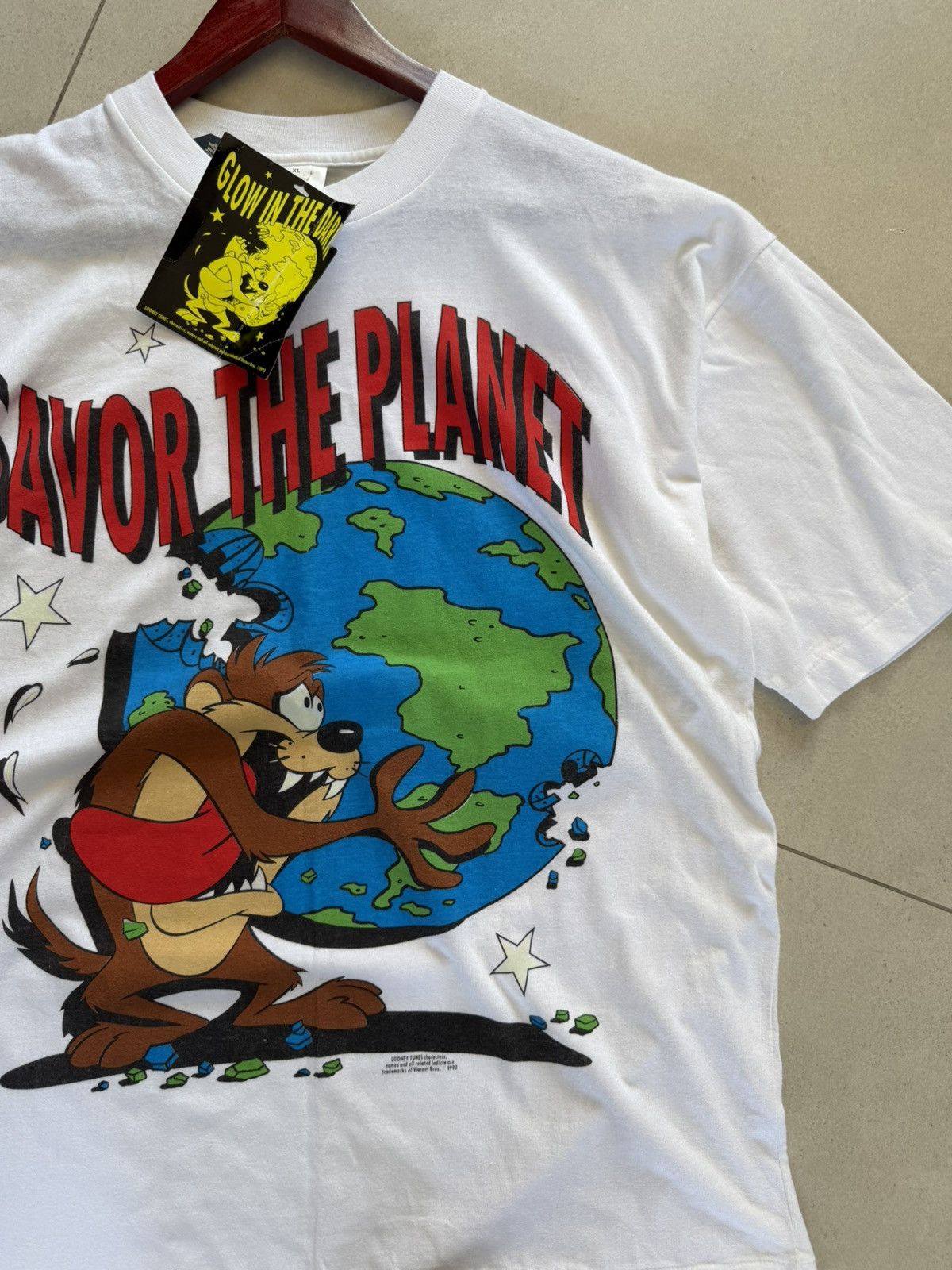 Warner Bros Vintage 90s Taz LT WB “Save The Planet” GLOW IN THE DARK Size US XL / EU 56 / 4 - 2 Thumbnail