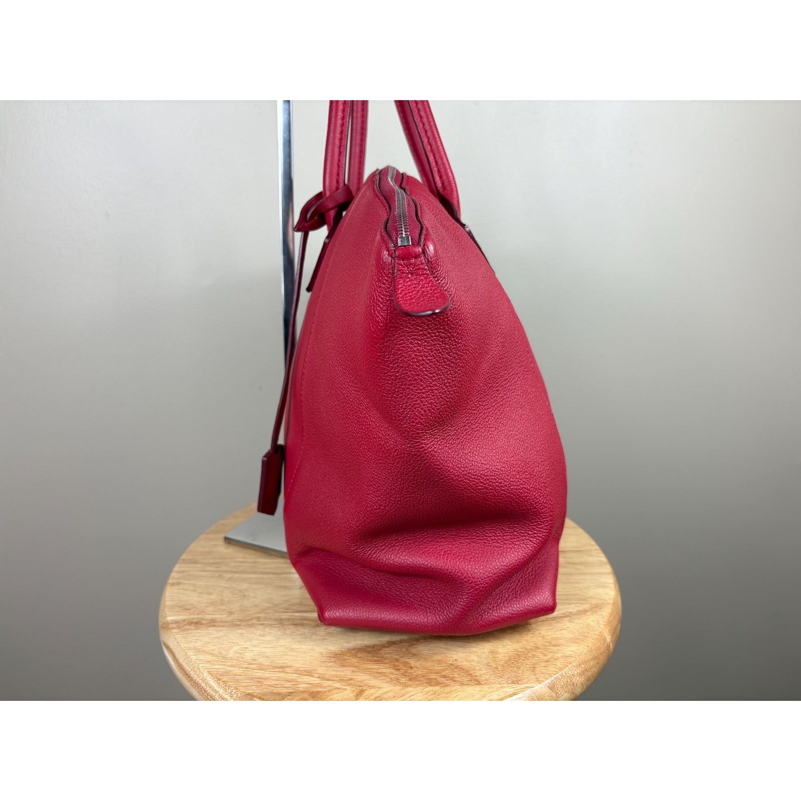 Louis Vuitton Authentic Louis Vuitton Taurillon Parnassea MM Leather Bag Size ONE SIZE - 4 Thumbnail