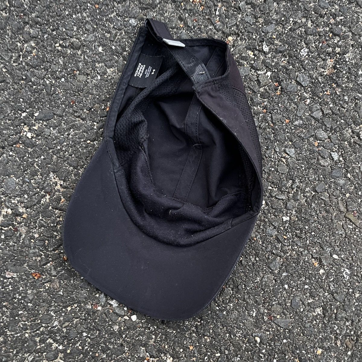 Other Vintage Under Armour Faded Black Hat Size ONE SIZE - 2 Thumbnail
