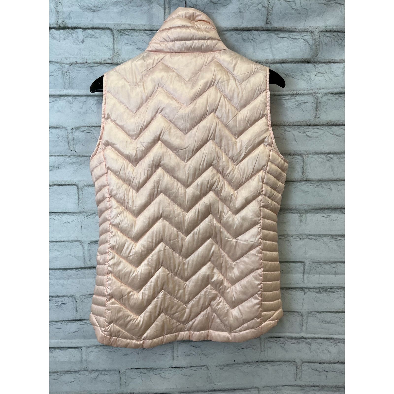 Calvin Klein Calvin Klein puffer 90% premium down vest Medium Peach Size M / US 6-8 / IT 42-44 - 2 Thumbnail
