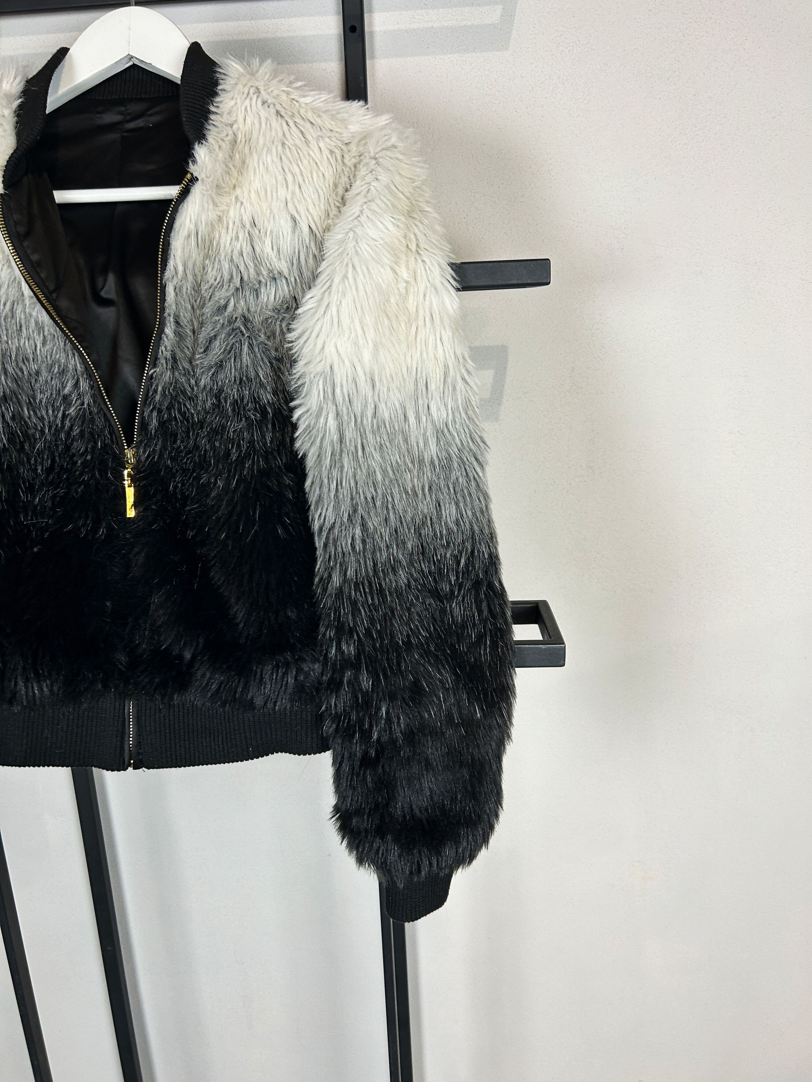 Japanese Brand Gradient Fur Jacket Cropped Y2K Glam Black White Zip Size US S / EU 44-46 / 1 - 4 Thumbnail