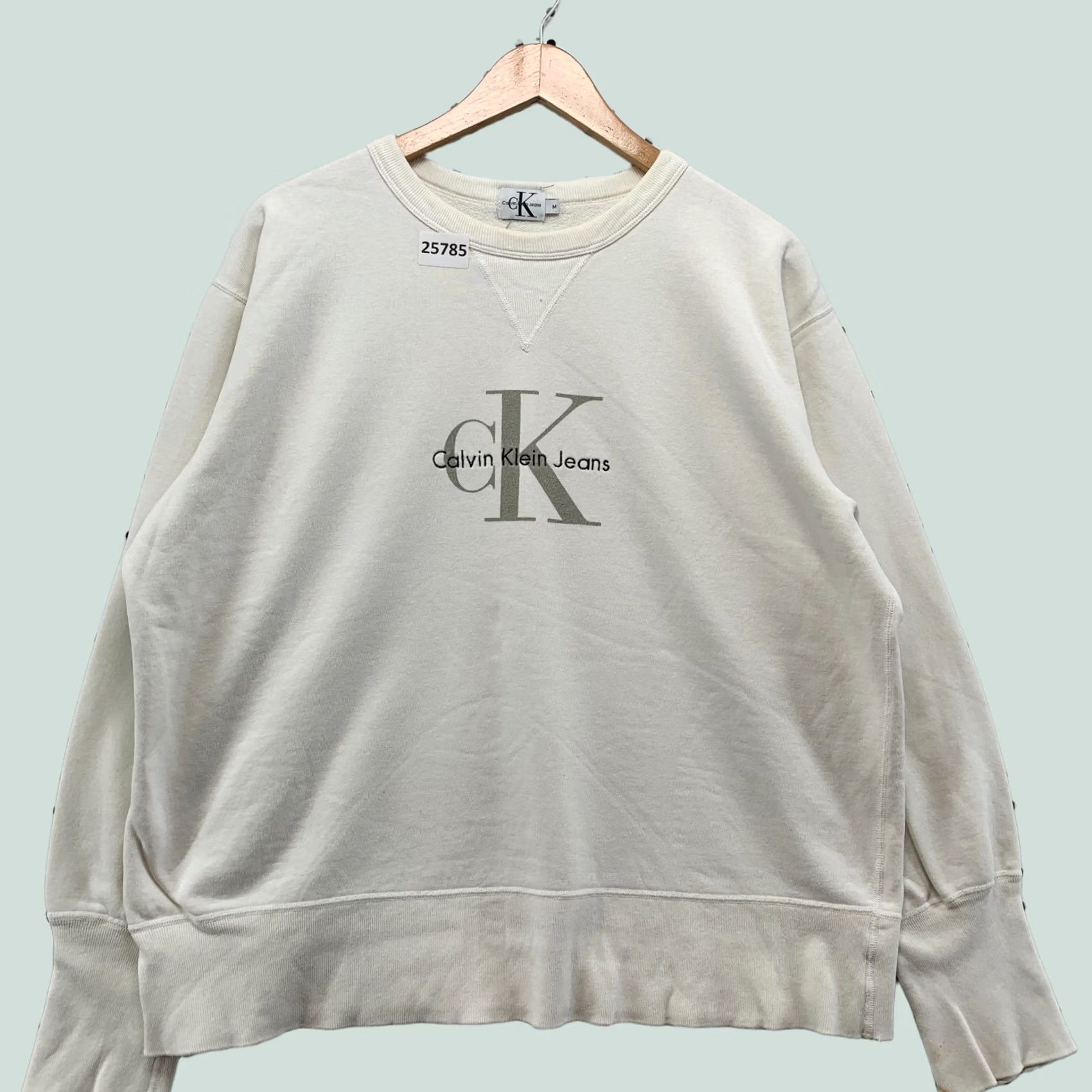 Calvin Klein VINTAGE Calvin Klein Sweatshirt White Gray Spell Out Long Sleeve Mens Medium Size US M / EU 48-50 / 2 - 1 Thumbnail