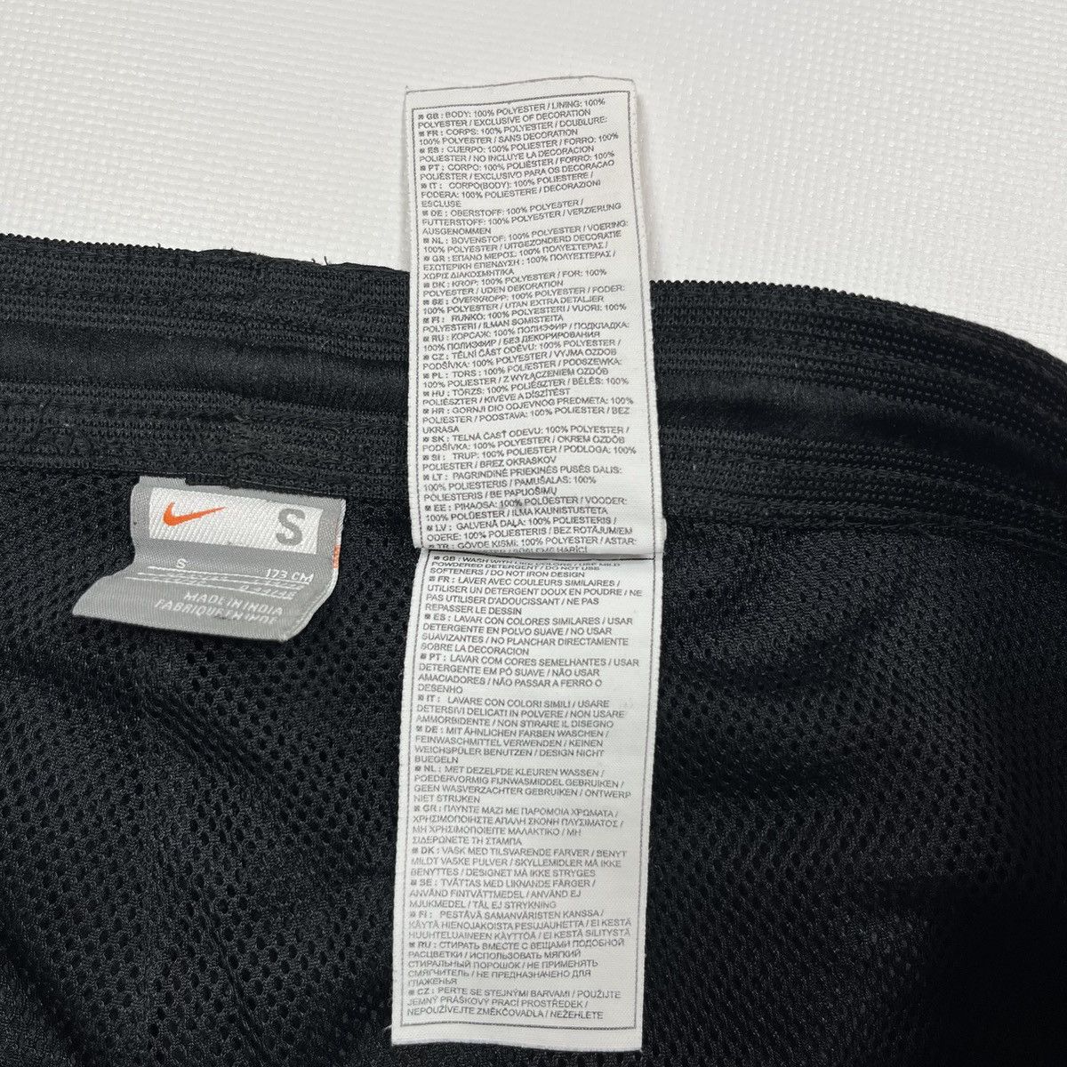 Nike Vintage 00s Nike Manchester United Nylon Track Pants Size S Size US 32 / EU 48 - 12 Thumbnail