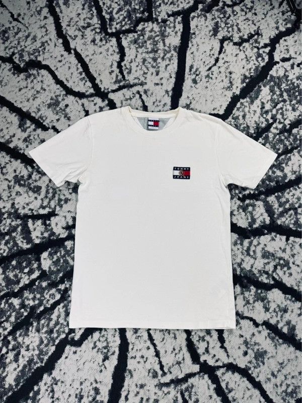 Tommy Hilfiger Vintage Tommy Hilfiger white logo boxy t-shirt S Size US S / EU 44-46 / 1 - 1 Thumbnail