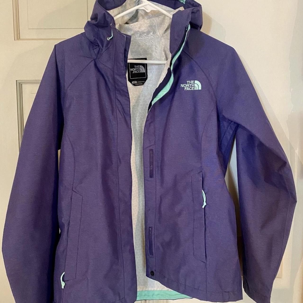 The North Face The North Face HyVent 2.5L Rain Jacket in Purple - Size S Size S / US 4 / IT 40 - 1 Thumbnail