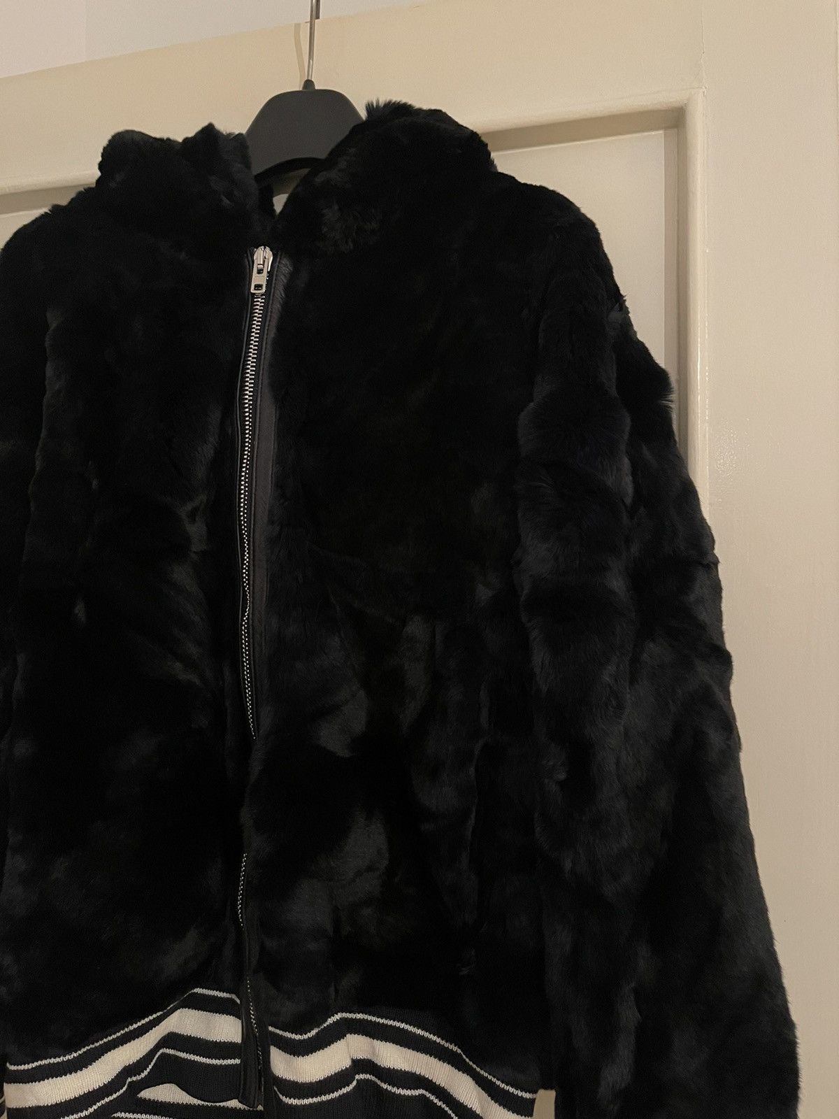 Givenchy Givenchy Riccardo Tisci Lapin Rabbit Fur size L Size L / US 10 / IT 46 - 2 Thumbnail