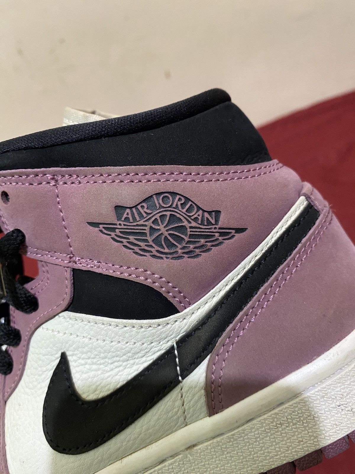 Air Jordan 1 Light Mulberry