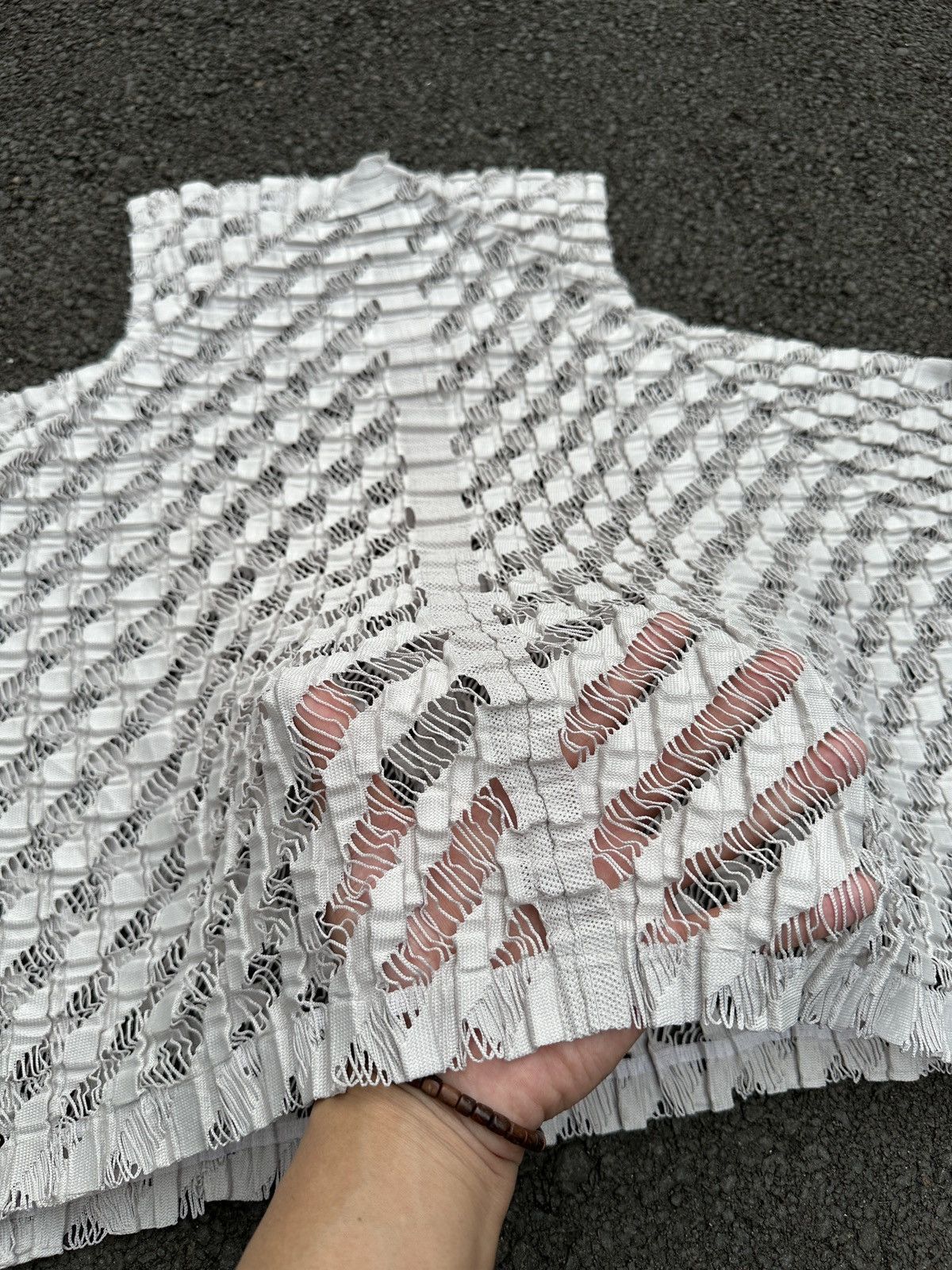 Pleats Please Issey Miyake RARE ISSEY MIYAKE ME JAPAN PERFORATED NET MESH WOMEN Size ONE SIZE - 9 Thumbnail