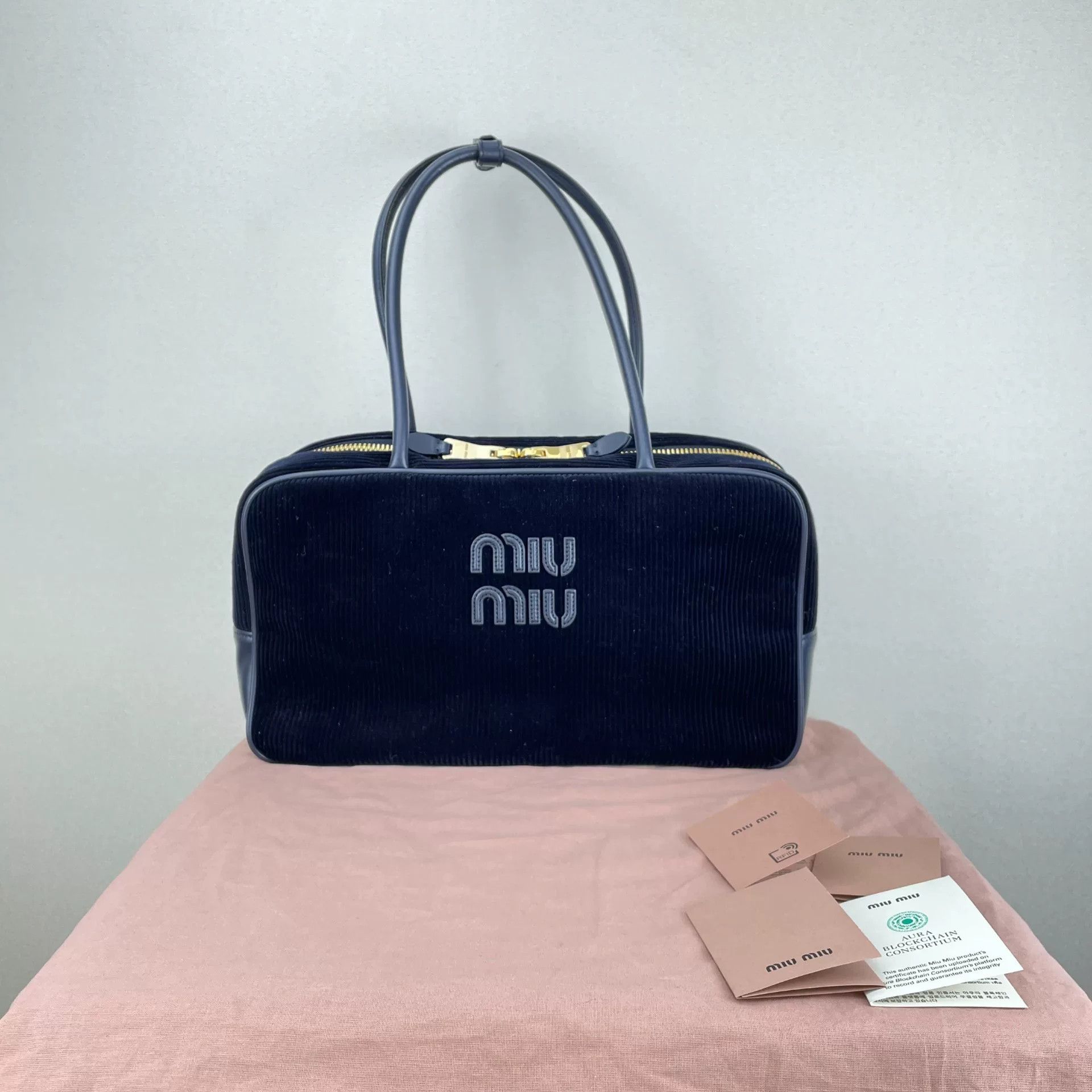 Miu Miu Pre-loved Bag Very good condition Size ONE SIZE - 1 Thumbnail