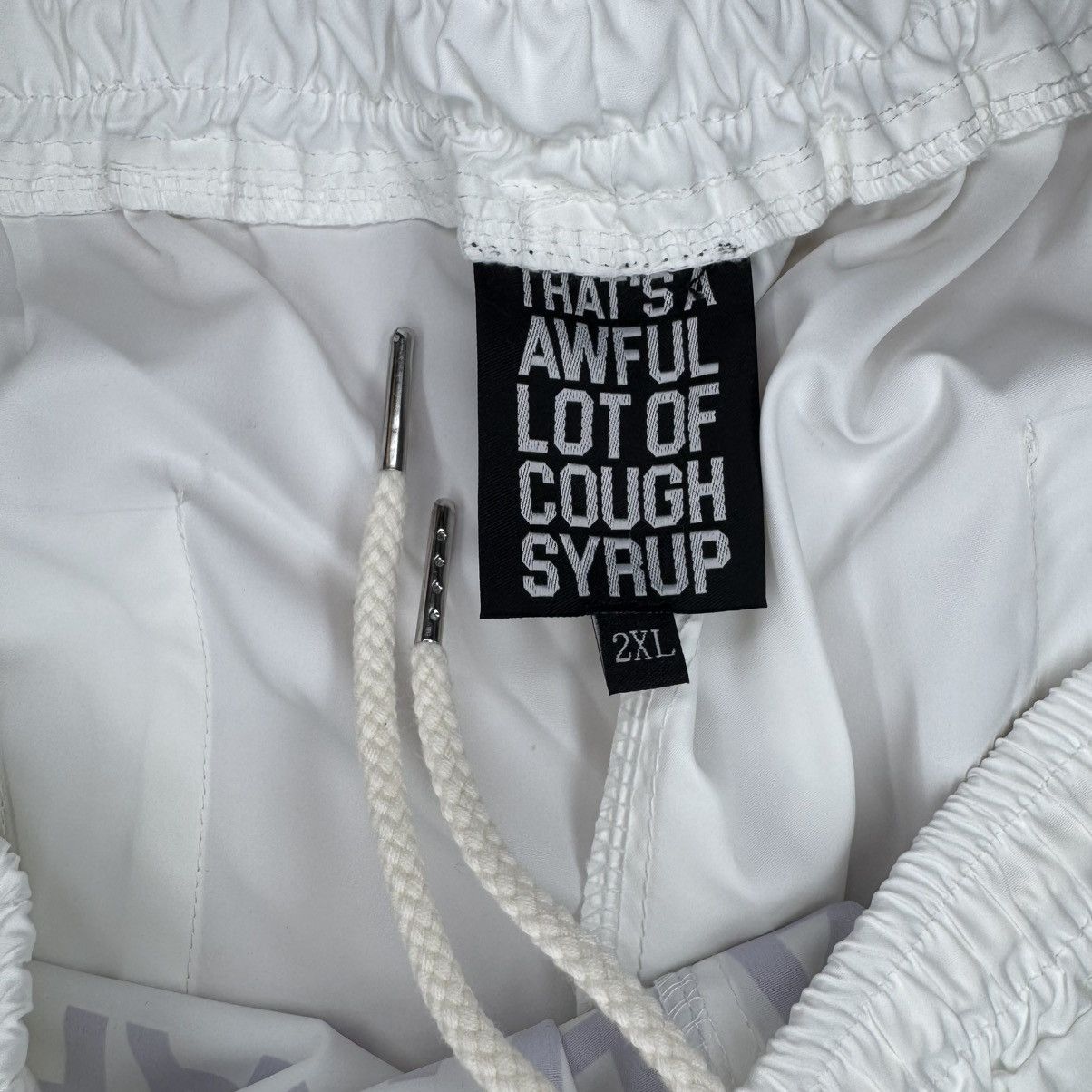 Other That's A Awful lot of Cough Syrup White Wave Shorts size 2XL Size US 44 / EU 60 - 3 Thumbnail