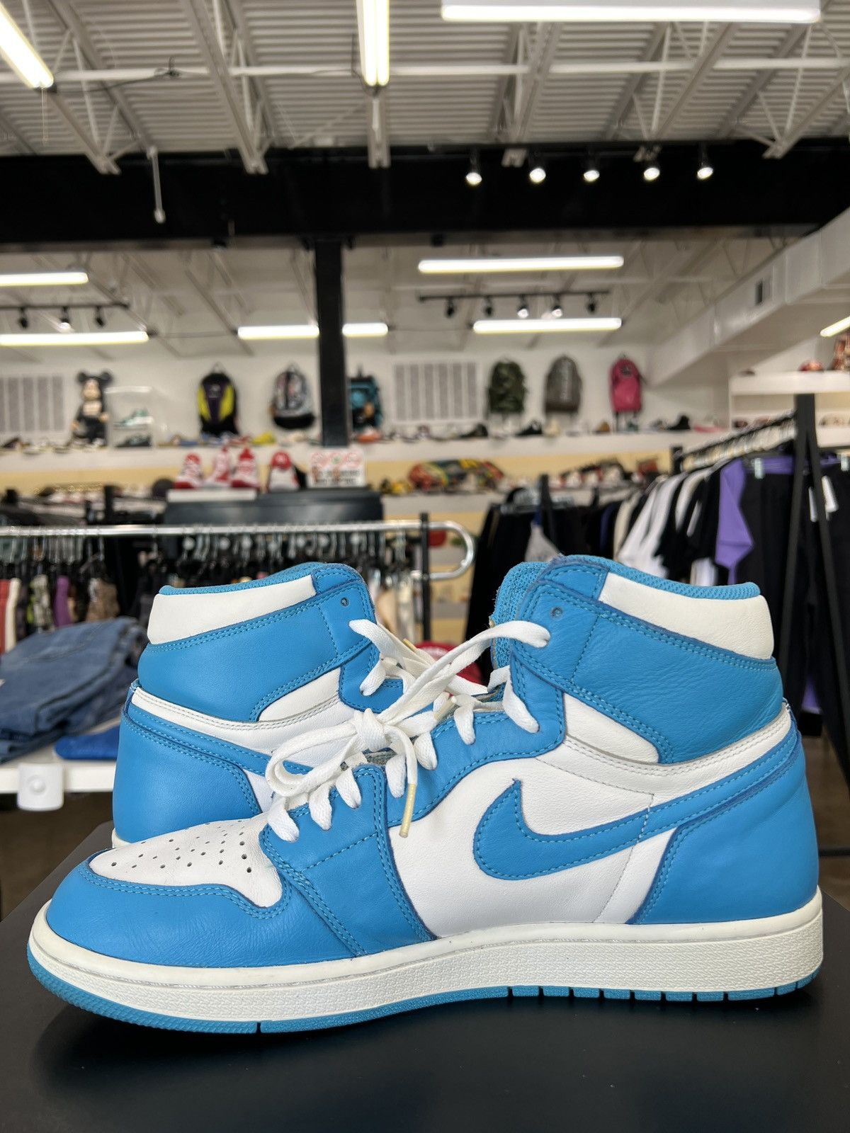 Jordan Brand × Nike Air Jordan 1 UNC Sz. 12.5 (2015) Size US 12.5 / EU 45-46 - 3 Thumbnail