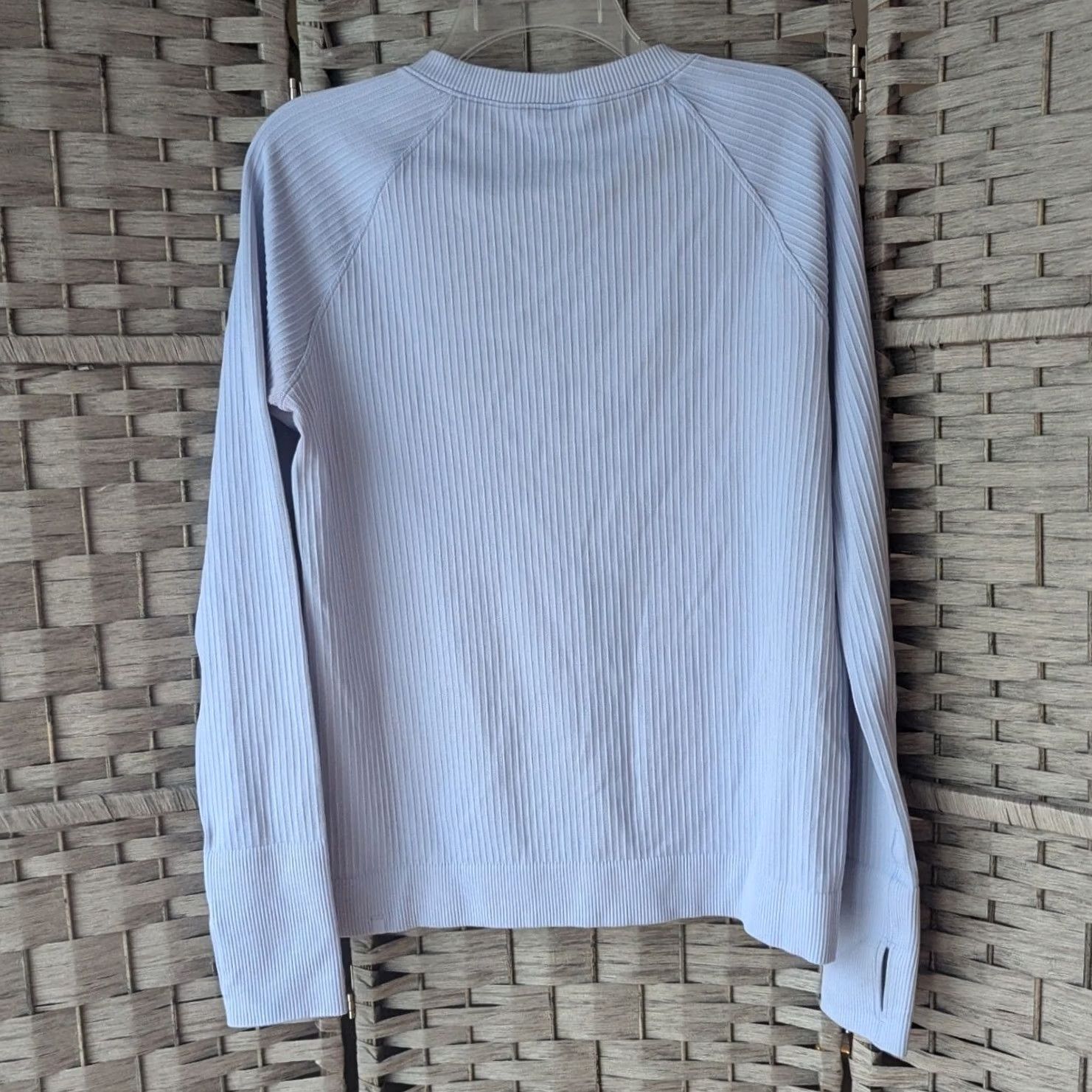 Lululemon Lululemon Light Blue Pullover Top Womens Sz 10 Activewear Athletic Performance Size L / US 10 / IT 46 - 3 Thumbnail