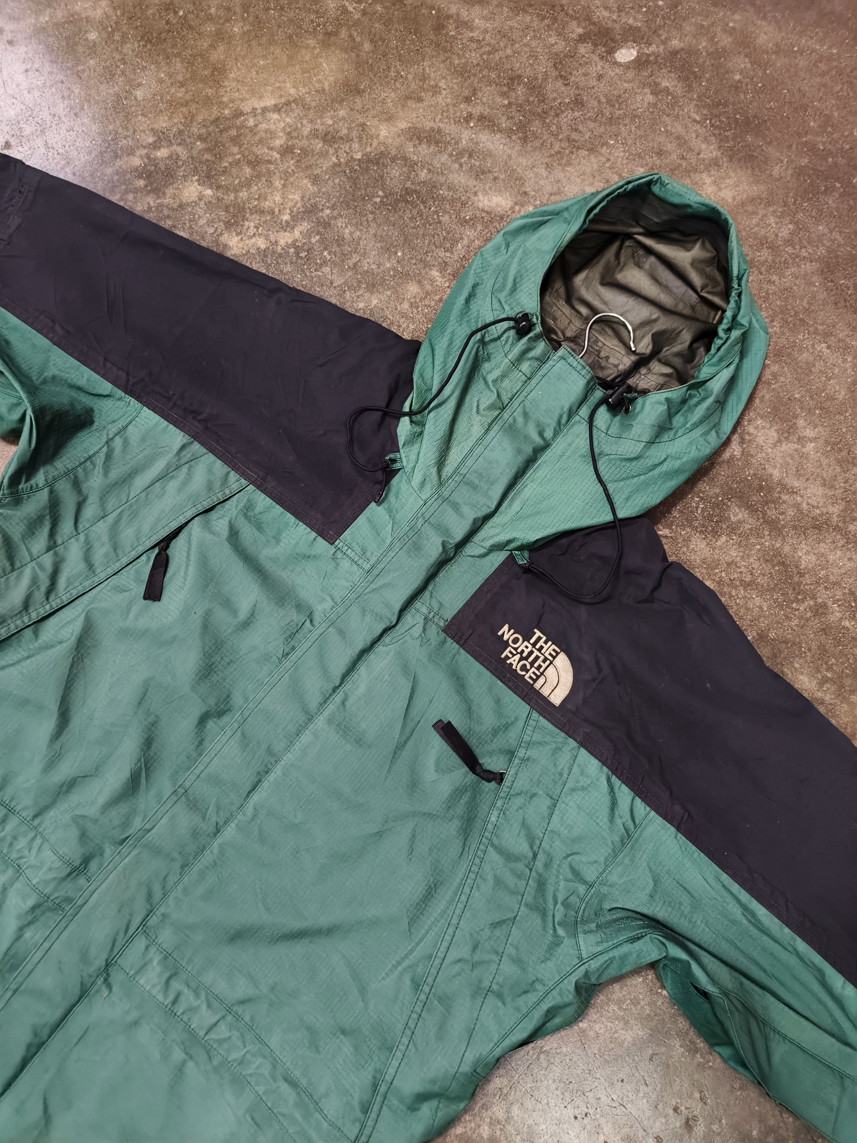 The North Face The North Face Vintage 90's Mountain Light Jacket Hood Size US M / EU 48-50 / 2 - 4 Thumbnail