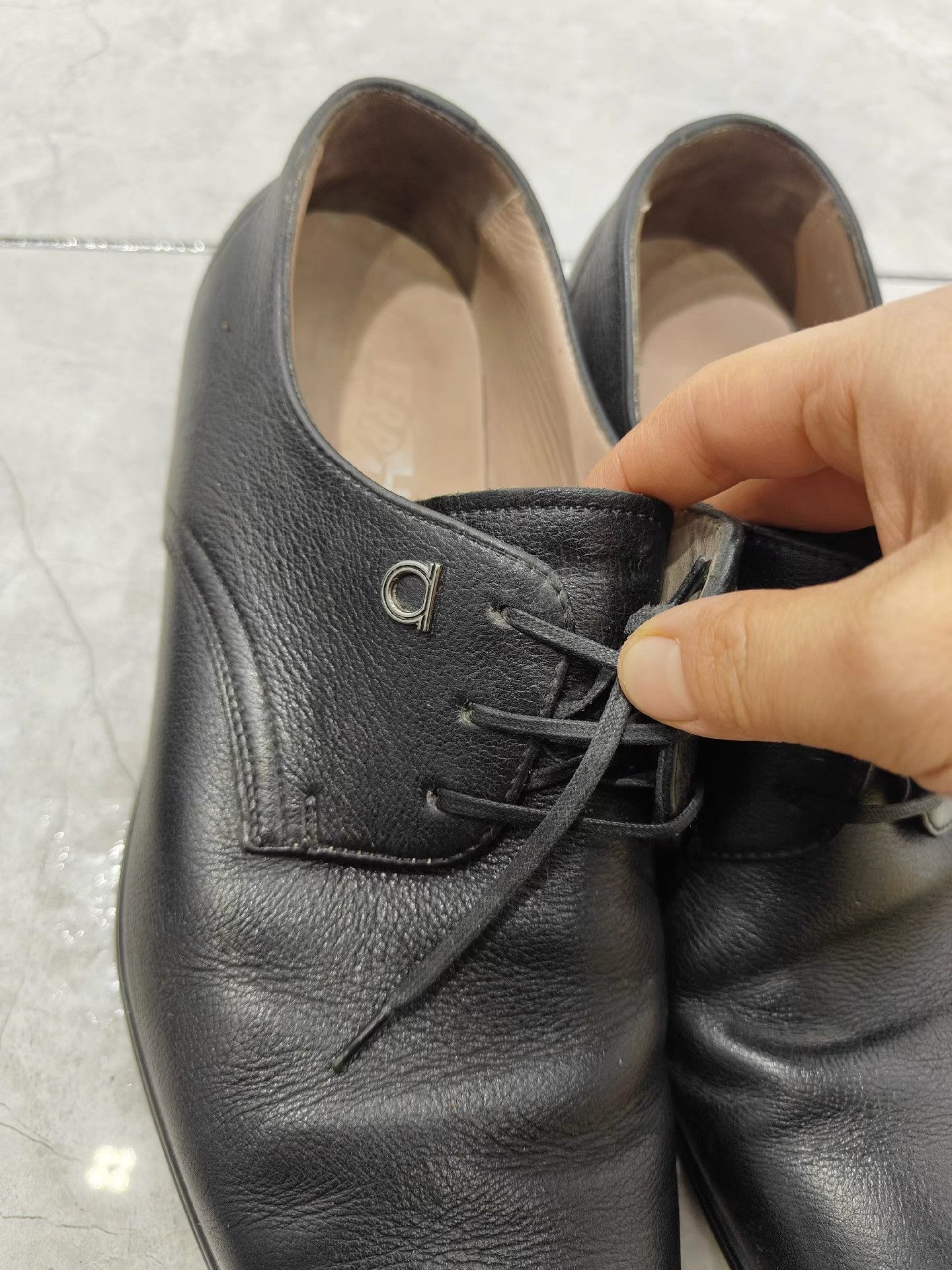 Salvatore Ferragamo Ferragamo Men's Black Leather Formal Shoes K29 Size US 6 / EU 39 - 2 Thumbnail
