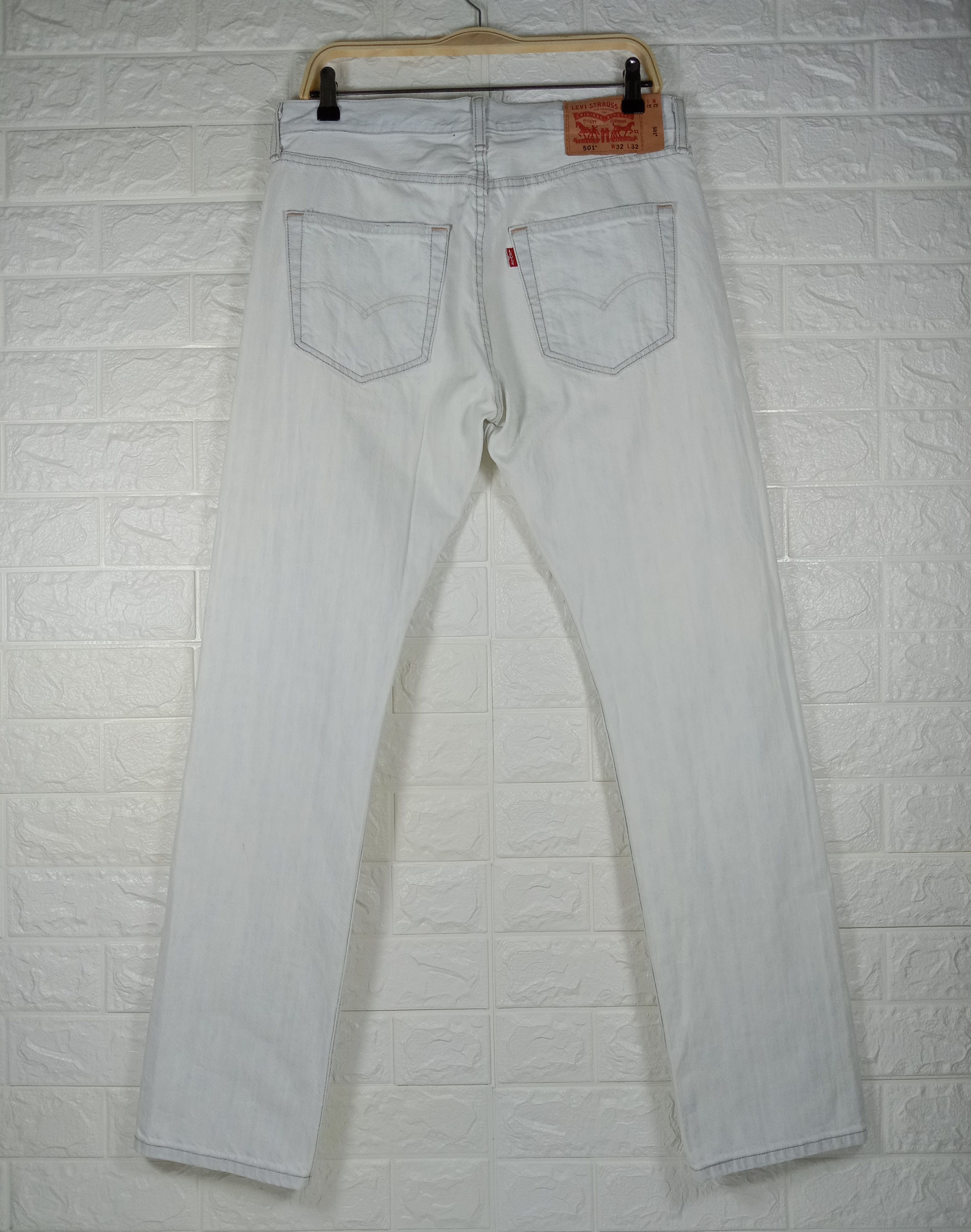 Levi's Vintage Levi's 501 Jeans Light Wash Denim Size US 32 / EU 48 - 5 Thumbnail