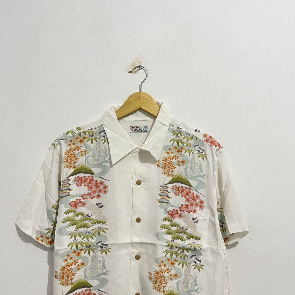 Sun Surf Liquid Aloha Japanese-Inspired Camp Shirt - White & Floral Size US L / EU 52-54 / 3 - 2 Thumbnail