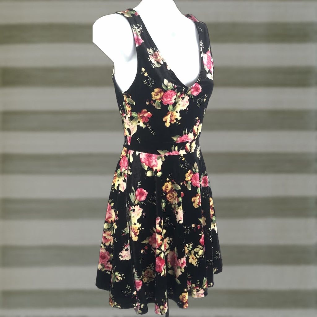 Forever 21 Forever 21 Mini Dress S Sleeveless Black White Floral Fitted |  Grailed